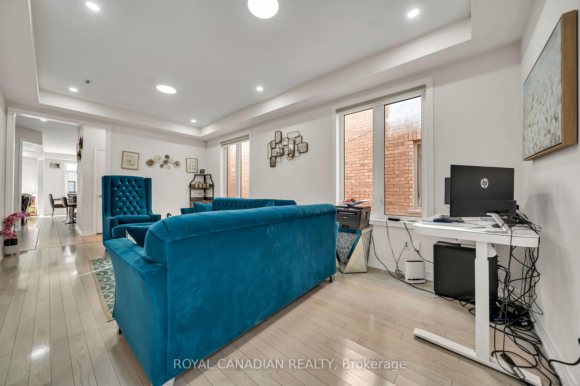 Photo 9 of 33 Bachelor Street, Brampton, Northwest Brampton — HOMEH