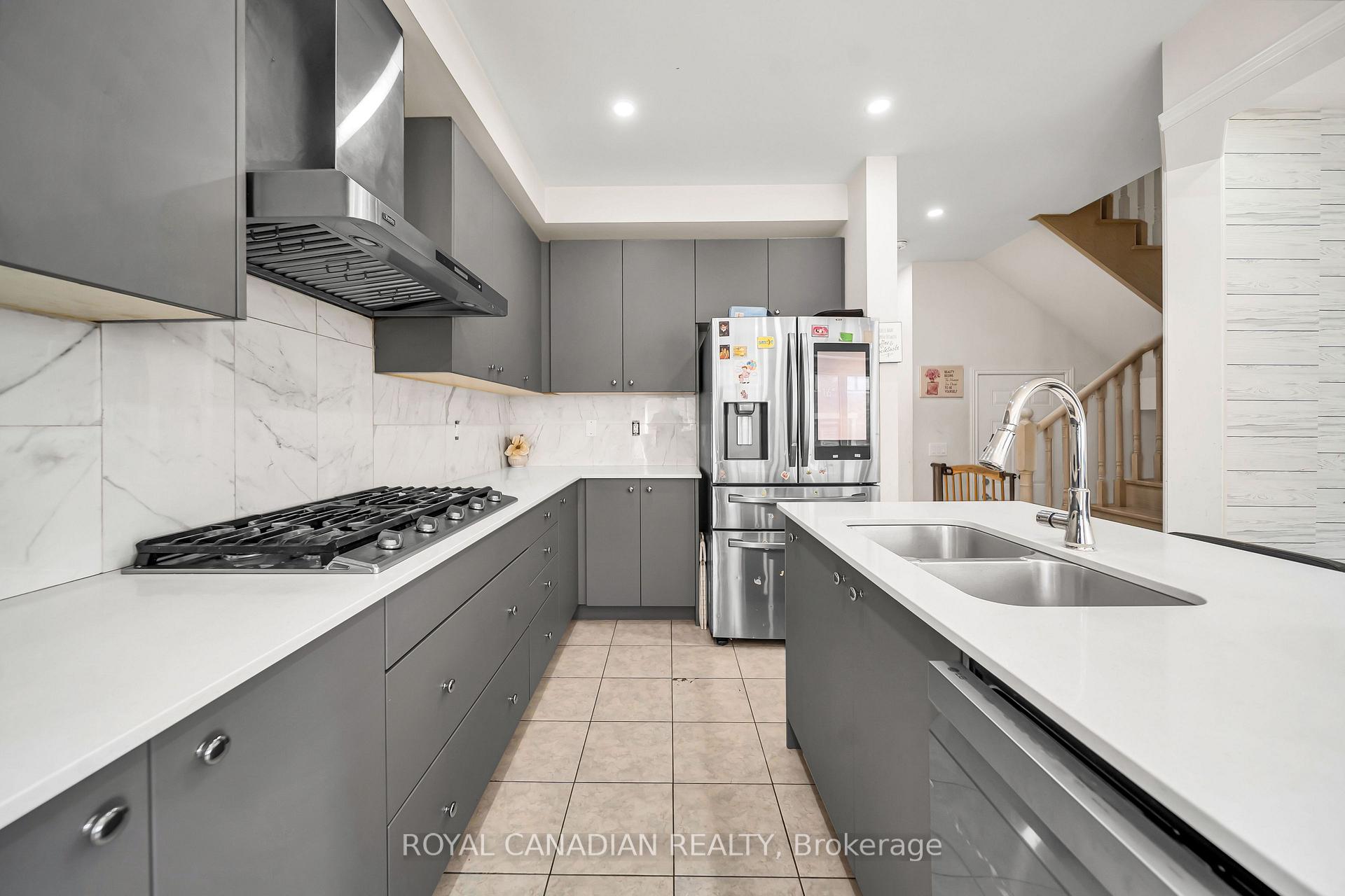 Photo 22 of 33 Bachelor Street, Brampton, Northwest Brampton — HOMEH