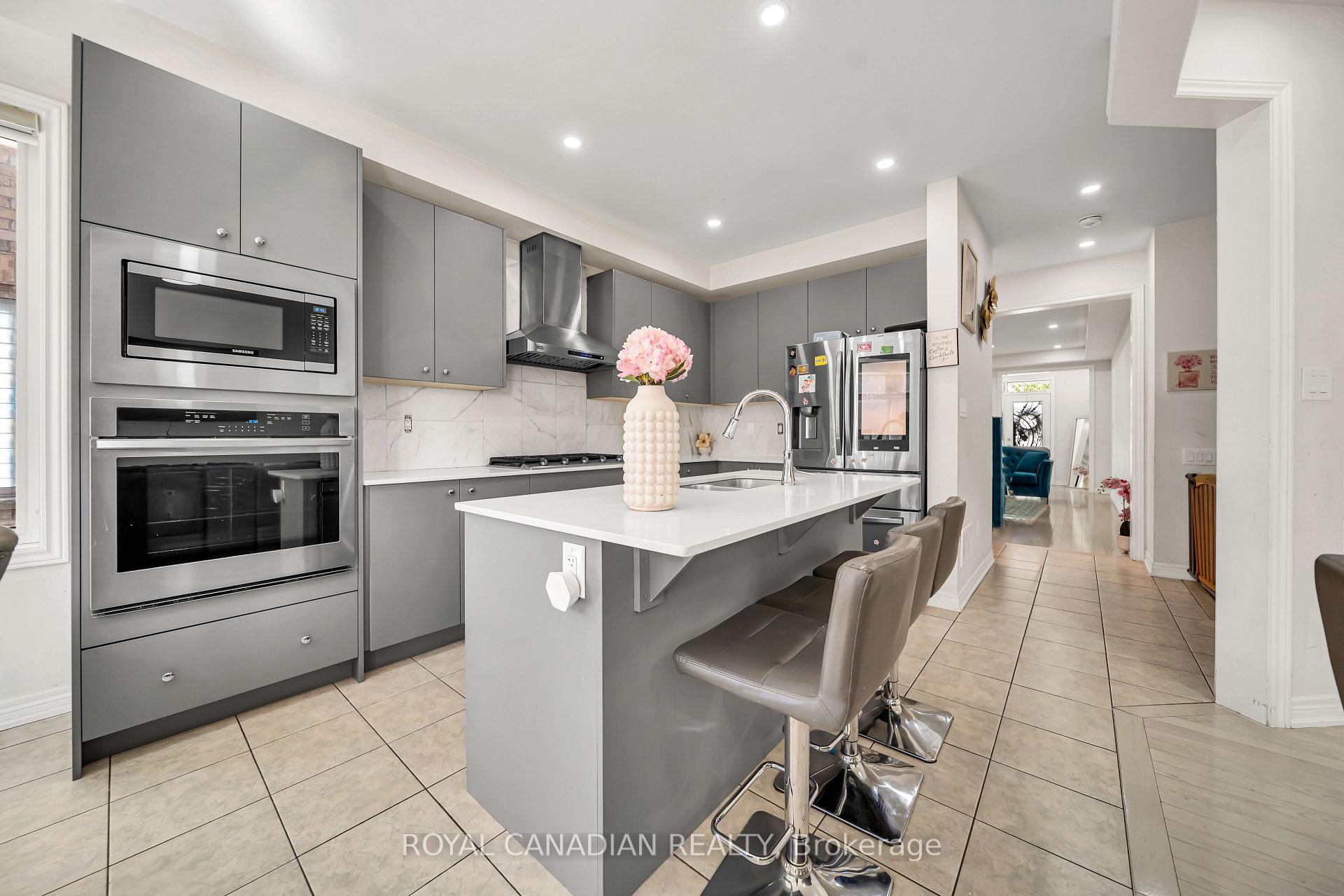 Photo 24 of 33 Bachelor Street, Brampton, Northwest Brampton — HOMEH