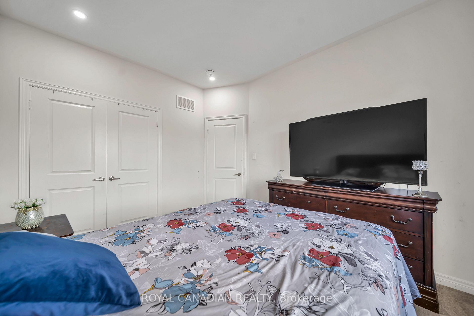 Photo 36 of 33 Bachelor Street, Brampton, Northwest Brampton — HOMEH