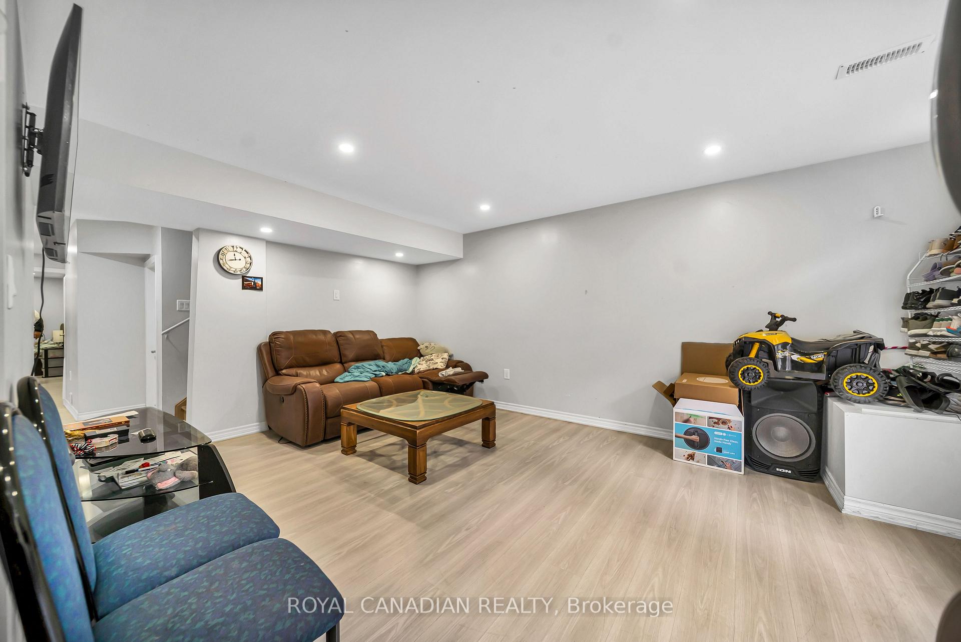 Photo 42 of 33 Bachelor Street, Brampton, Northwest Brampton — HOMEH
