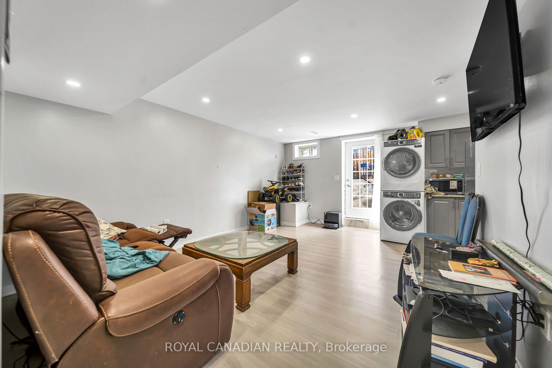 Photo 43 of 33 Bachelor Street, Brampton, Northwest Brampton — HOMEH