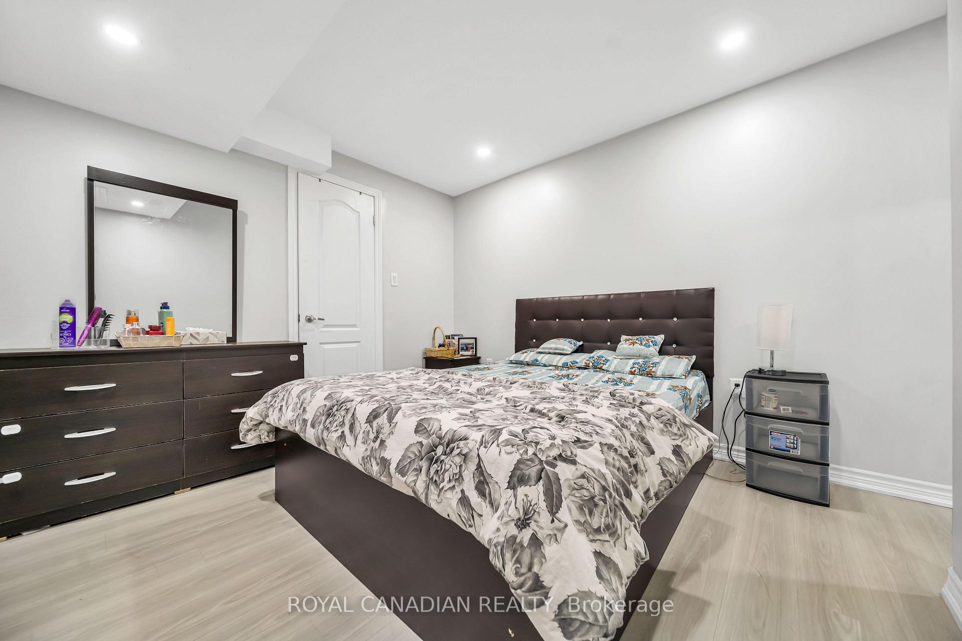 Photo 47 of 33 Bachelor Street, Brampton, Northwest Brampton — HOMEH