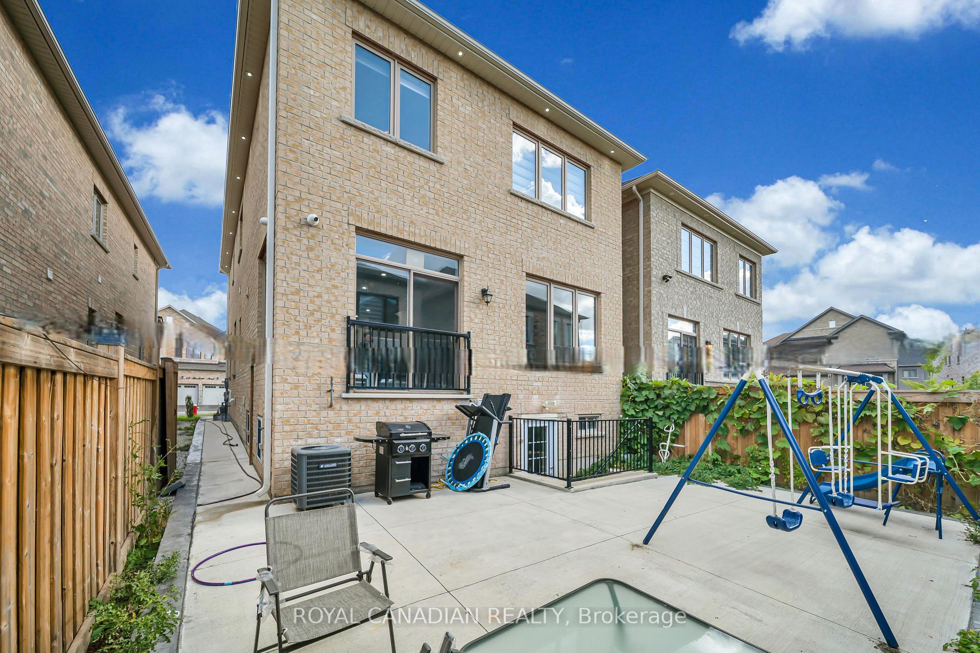 Photo 49 of 33 Bachelor Street, Brampton, Northwest Brampton — HOMEH