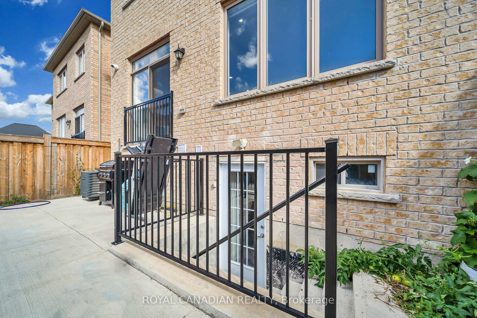 Photo 50 of 33 Bachelor Street, Brampton, Northwest Brampton — HOMEH
