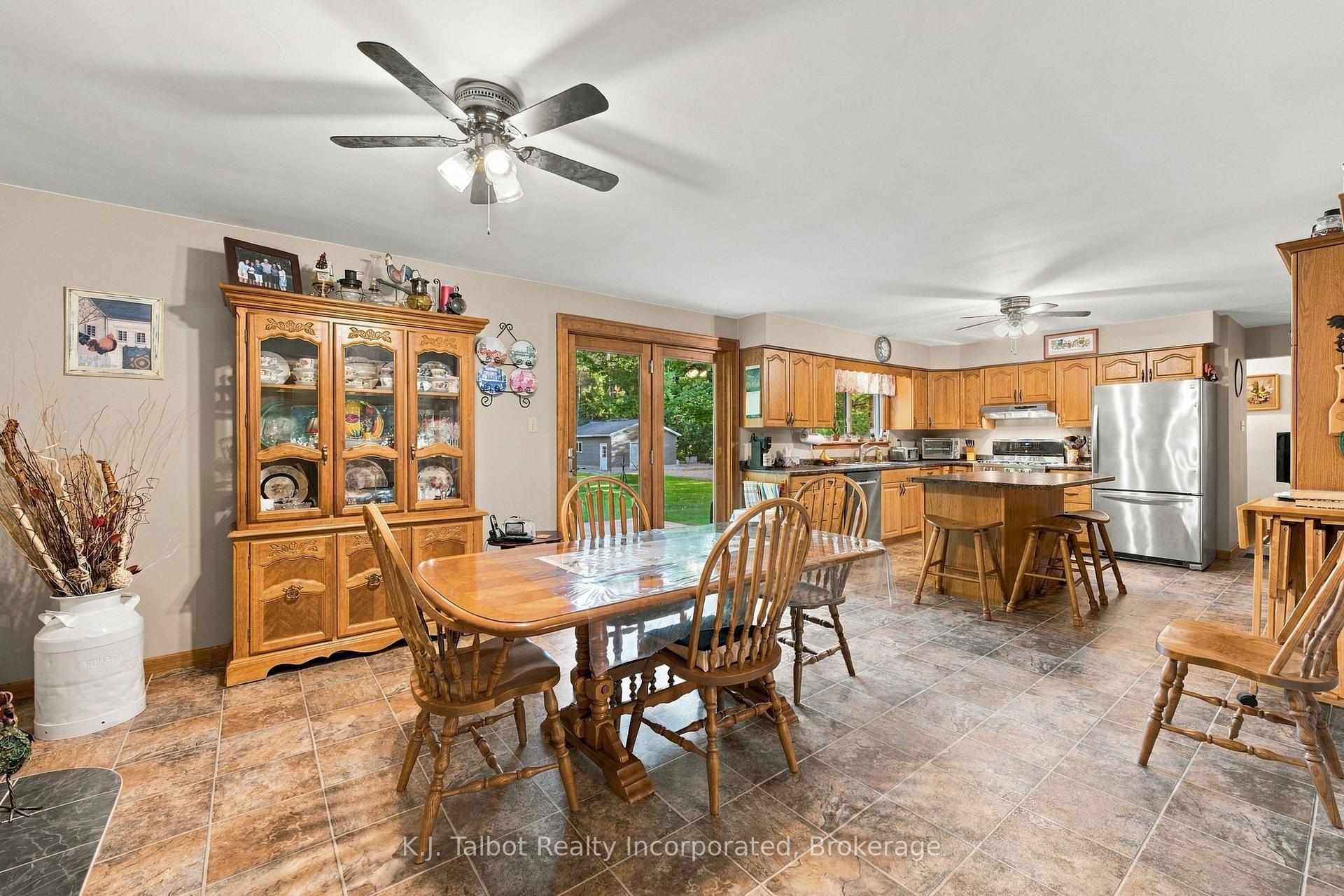 Photo 11 of 33696 Black's Point Road, Central Huron, Goderich — HOMEH