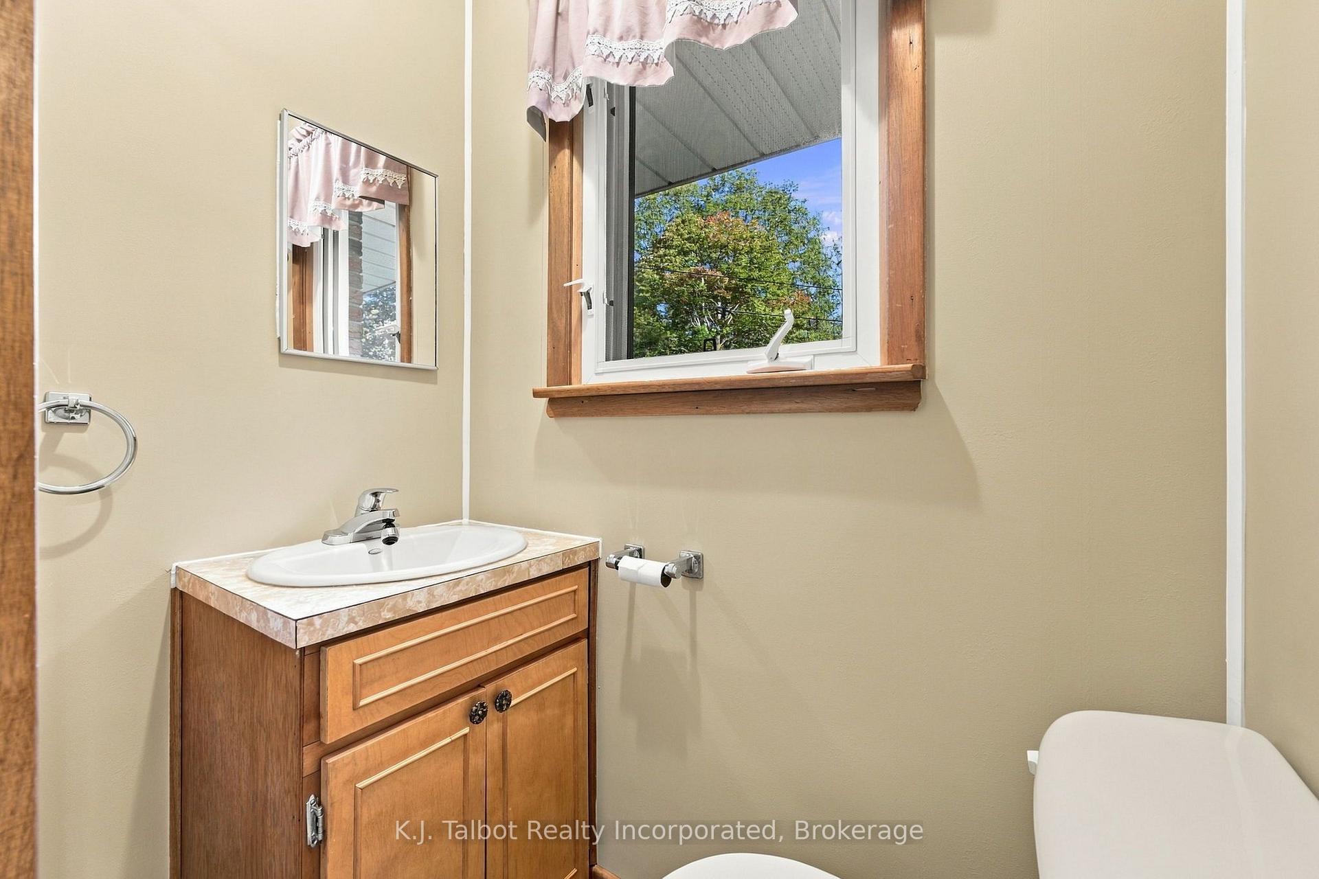 Photo 28 of 33696 Black's Point Road, Central Huron, Goderich — HOMEH