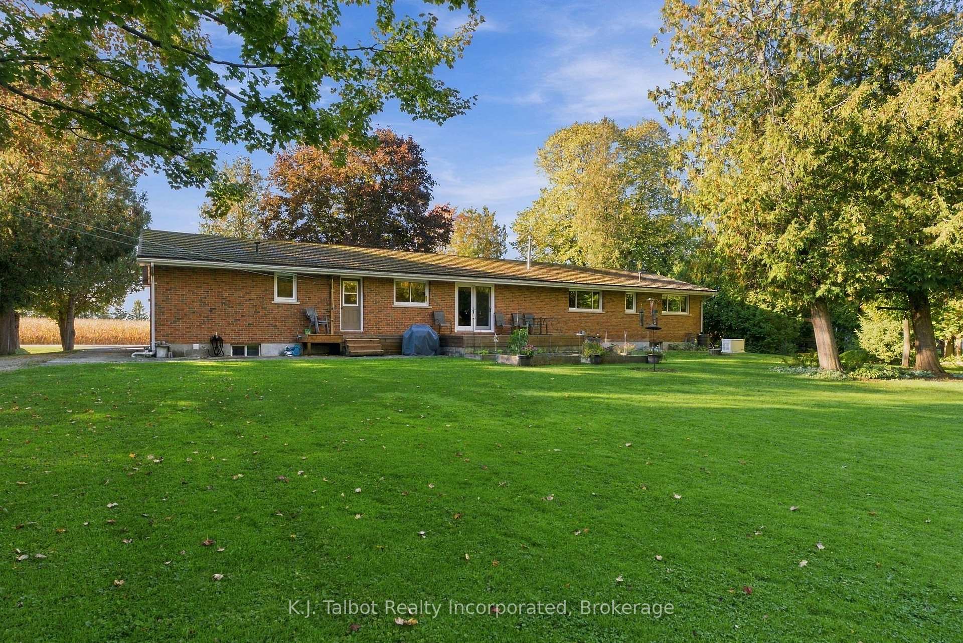 Photo 33 of 33696 Black's Point Road, Central Huron, Goderich — HOMEH