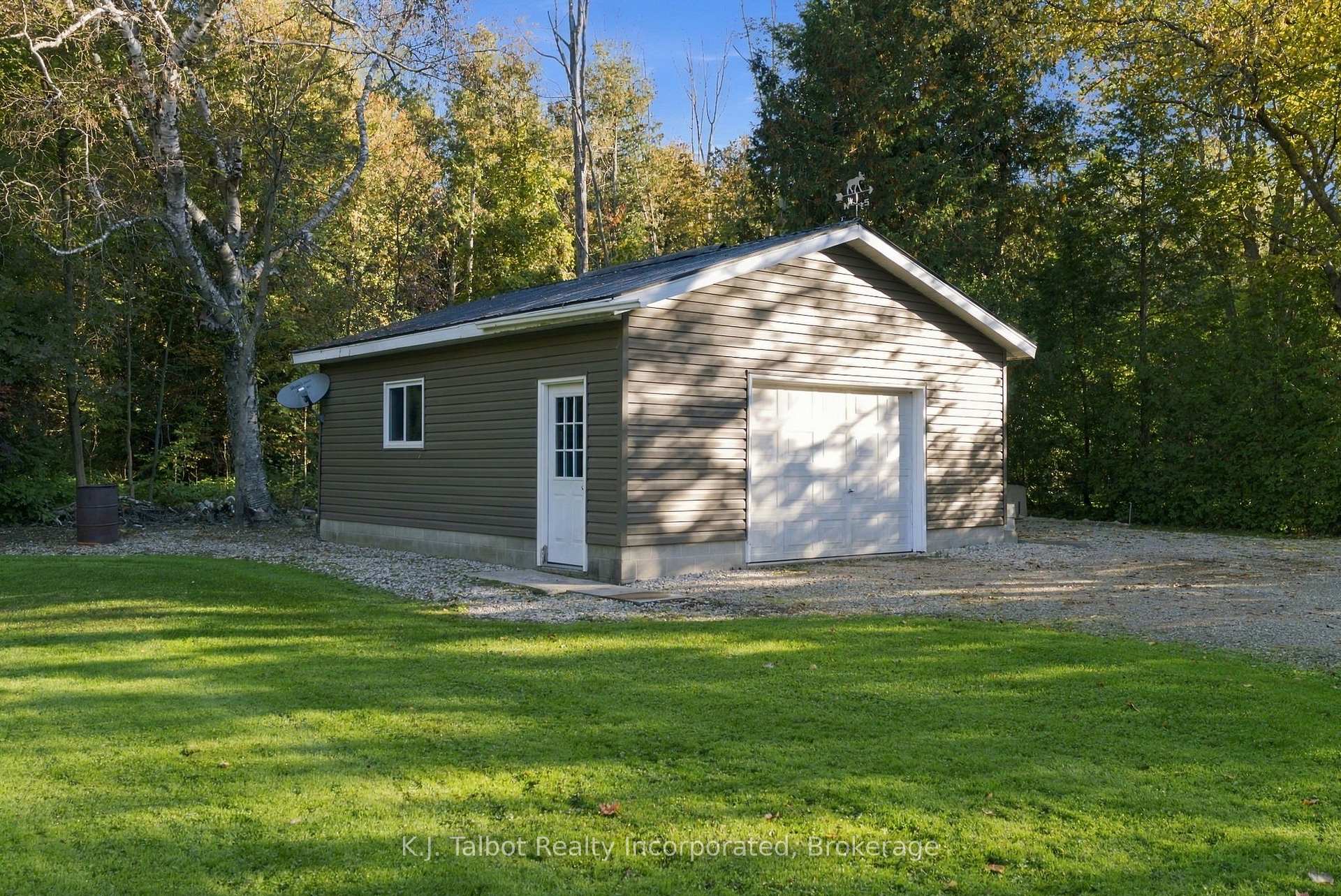 Photo 36 of 33696 Black's Point Road, Central Huron, Goderich — HOMEH