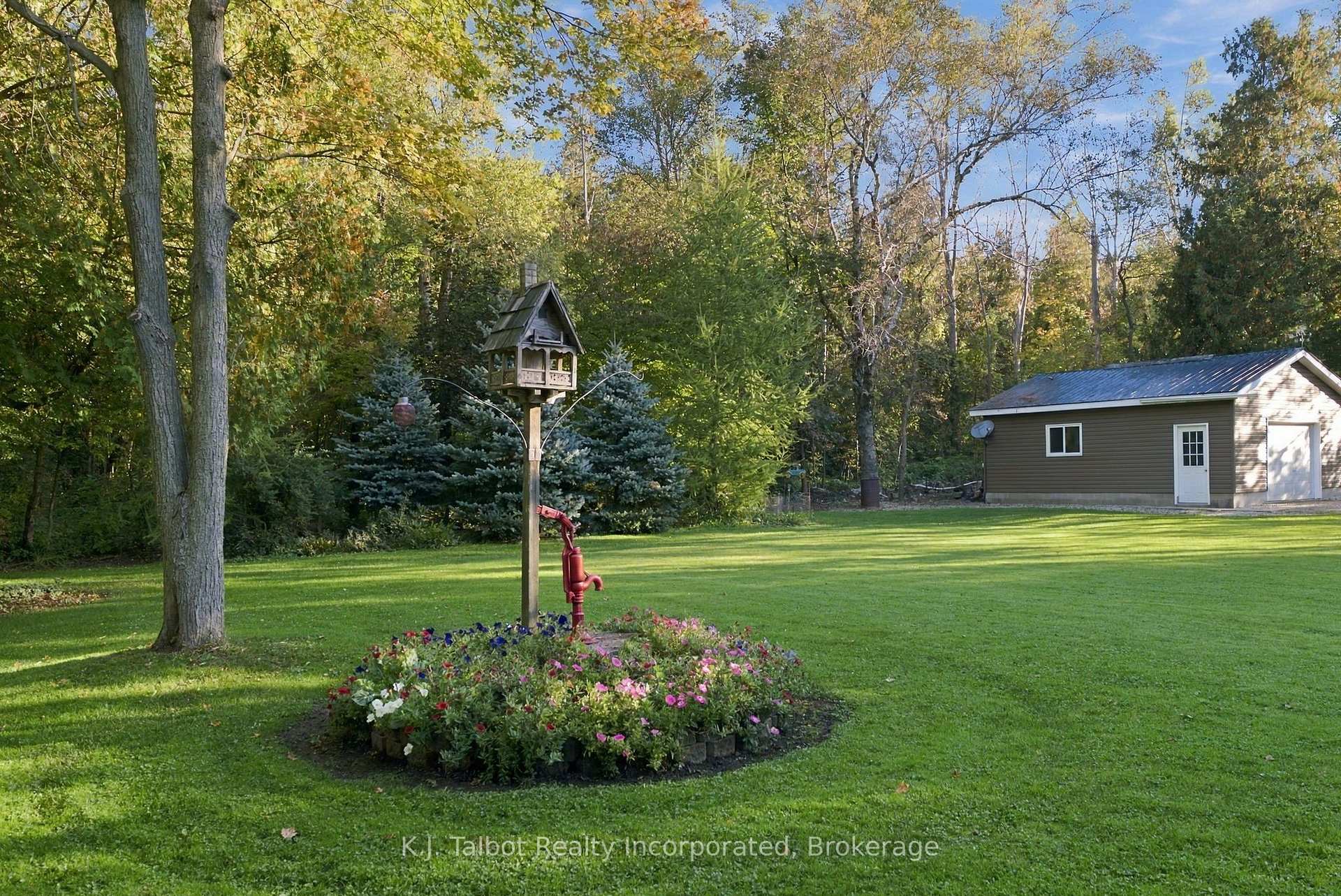 Photo 37 of 33696 Black's Point Road, Central Huron, Goderich — HOMEH