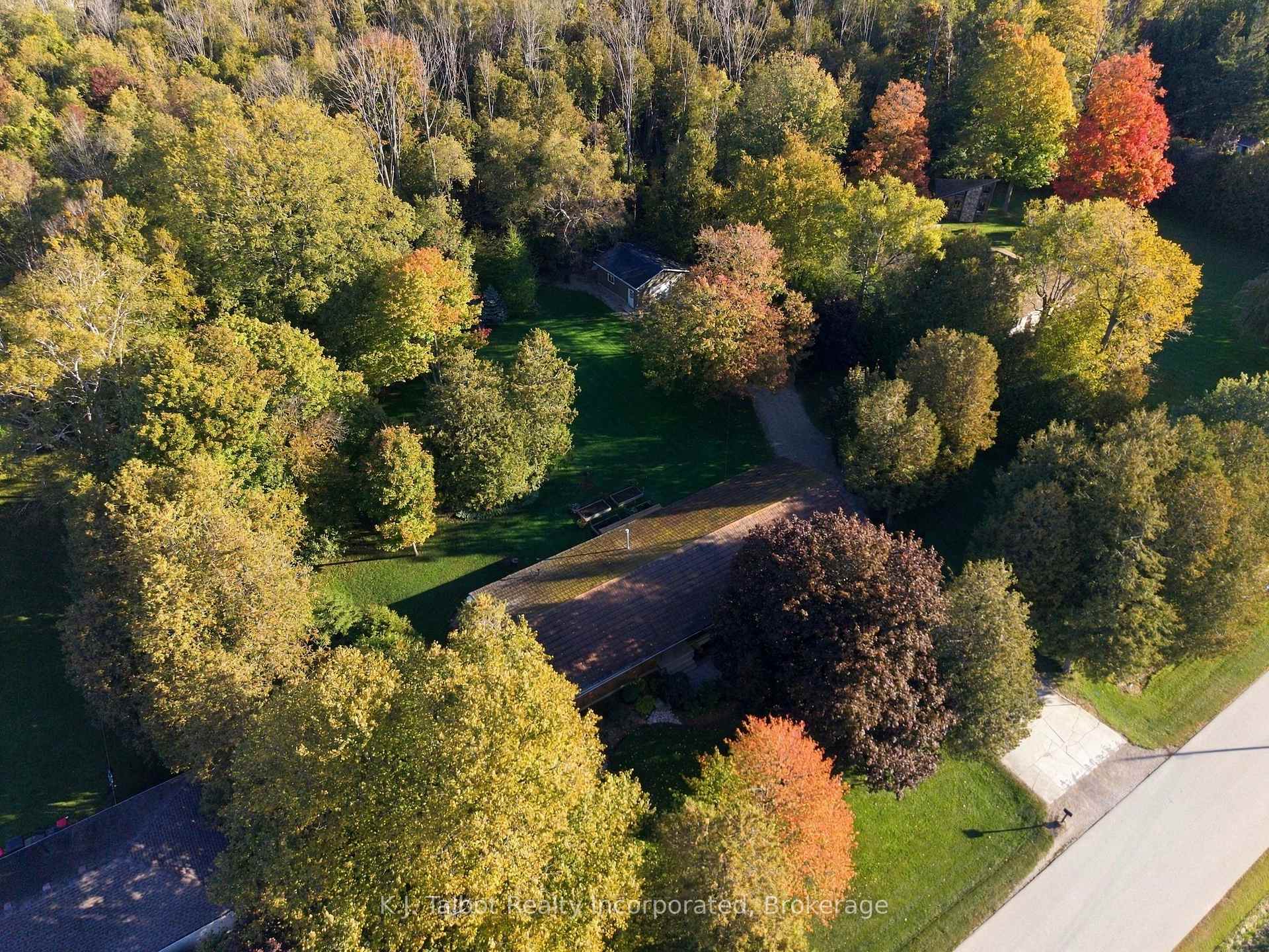 Photo 40 of 33696 Black's Point Road, Central Huron, Goderich — HOMEH