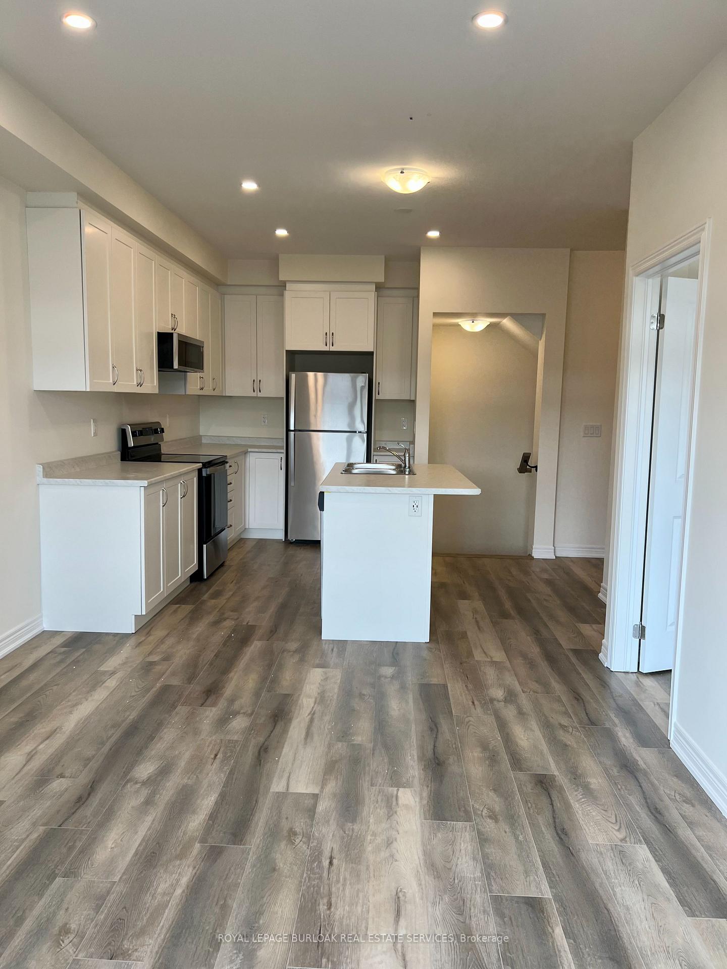 Photo 3 of Unit 7, 40 Zinfandel Drive, Hamilton, Fruitland — HOMEH