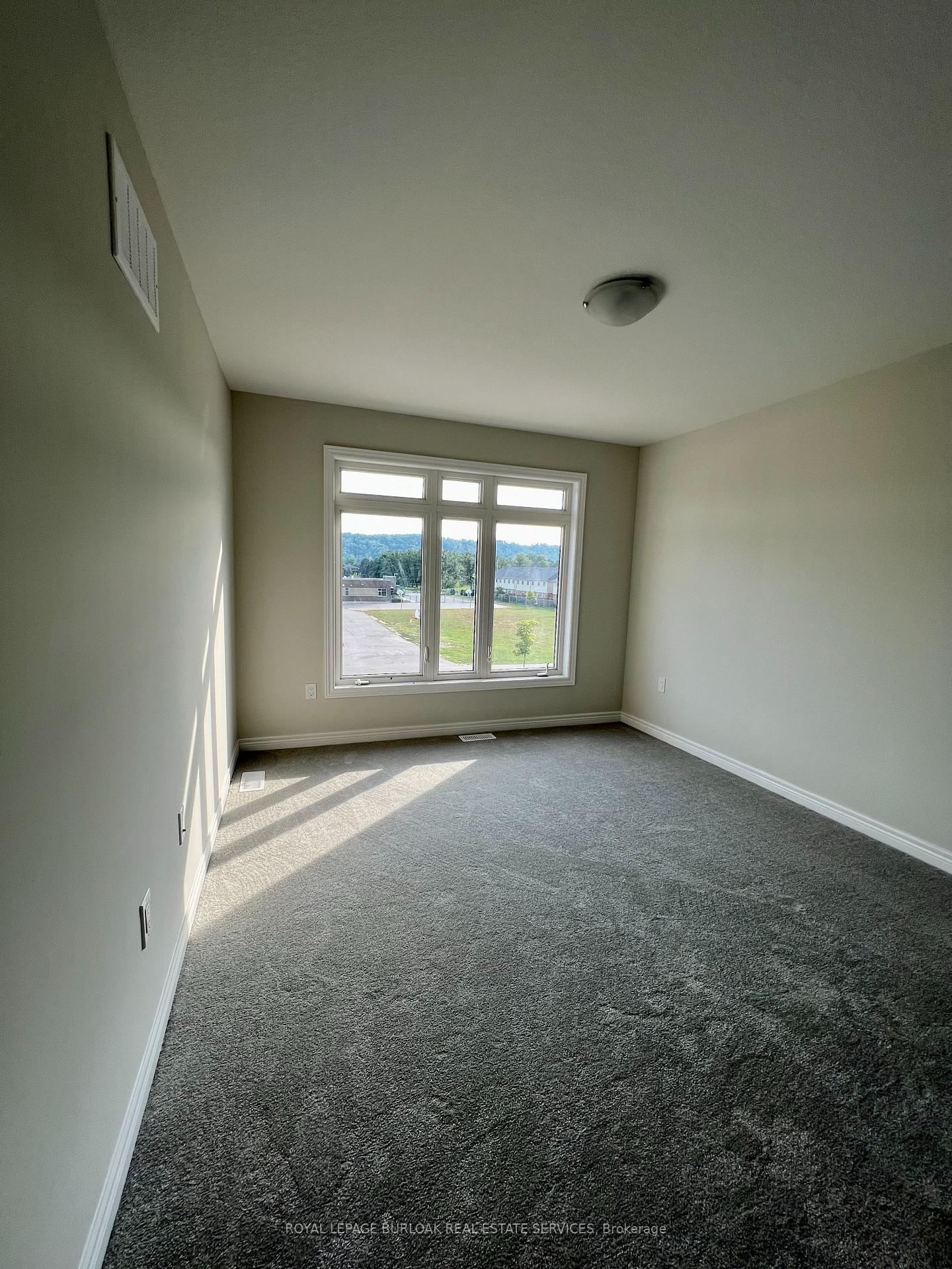 Photo 13 of Unit 7, 40 Zinfandel Drive, Hamilton, Fruitland — HOMEH