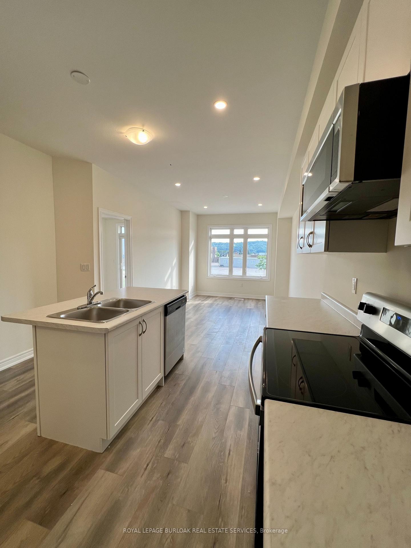 Photo 17 of Unit 7, 40 Zinfandel Drive, Hamilton, Fruitland — HOMEH