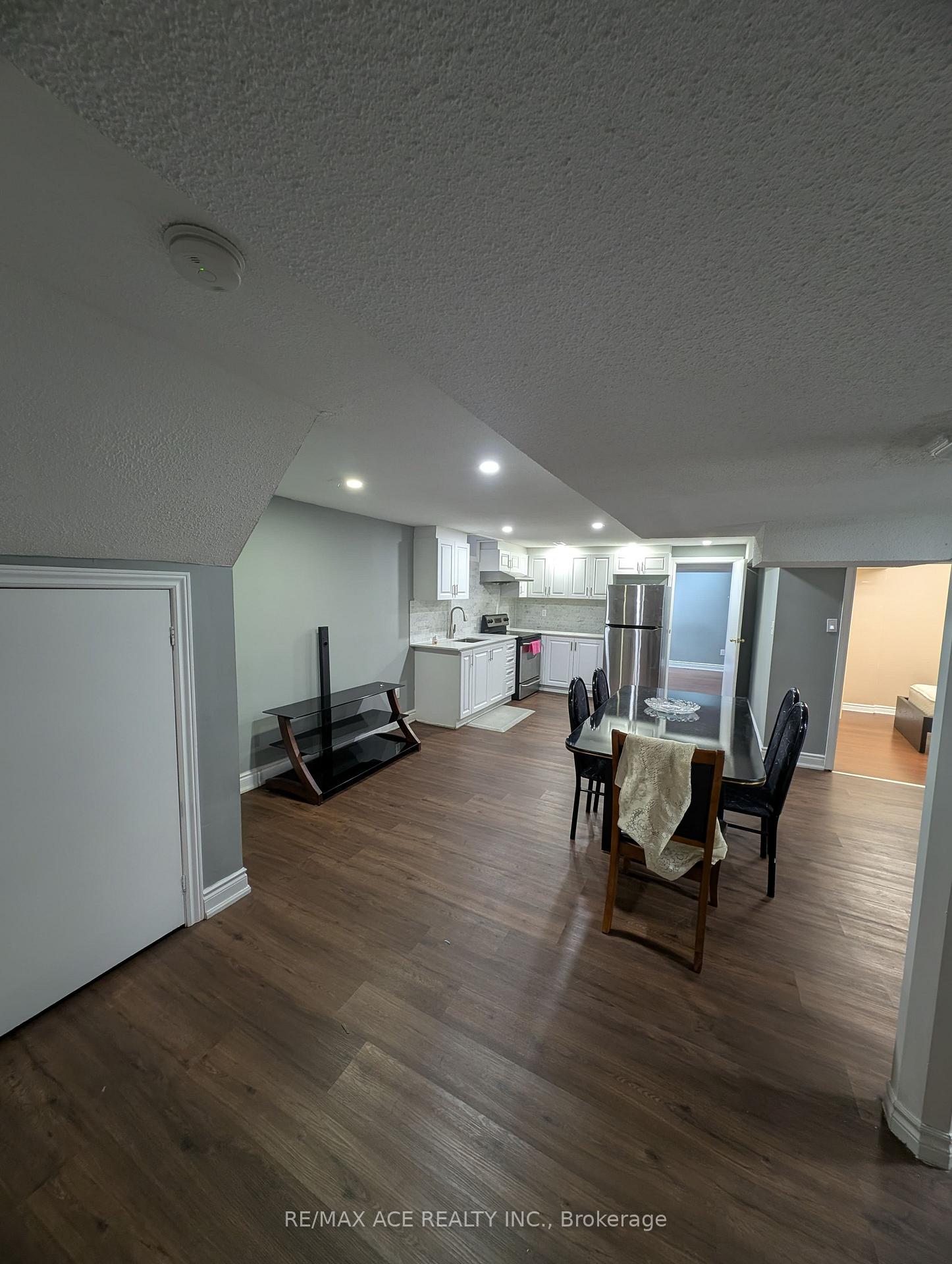 Photo 5 of 10 May Apple Terrace, Scarborough, West Hill — HOMEH