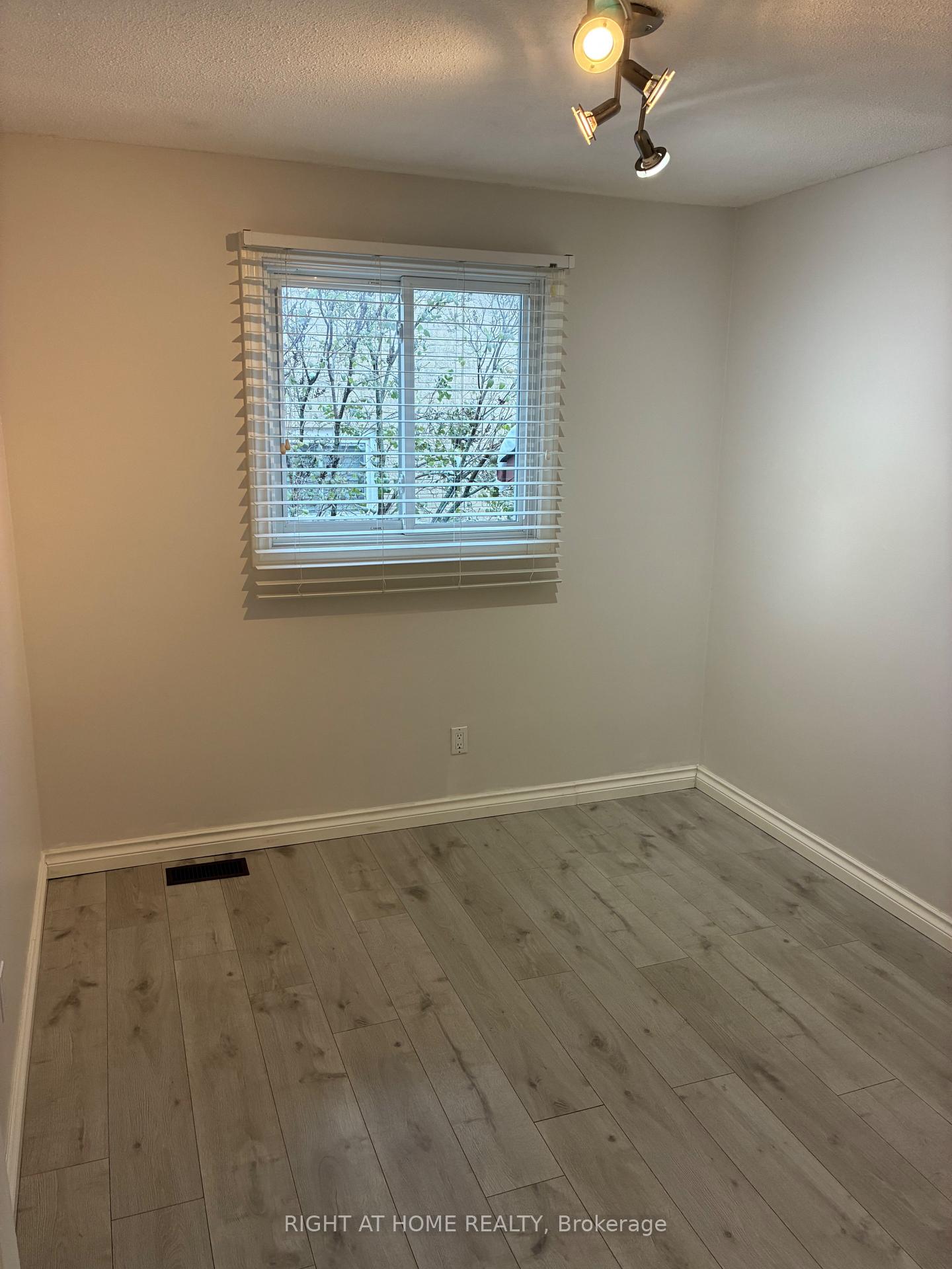 Photo 6 of 333 Rexford Drive, Hamilton, Randall — HOMEH