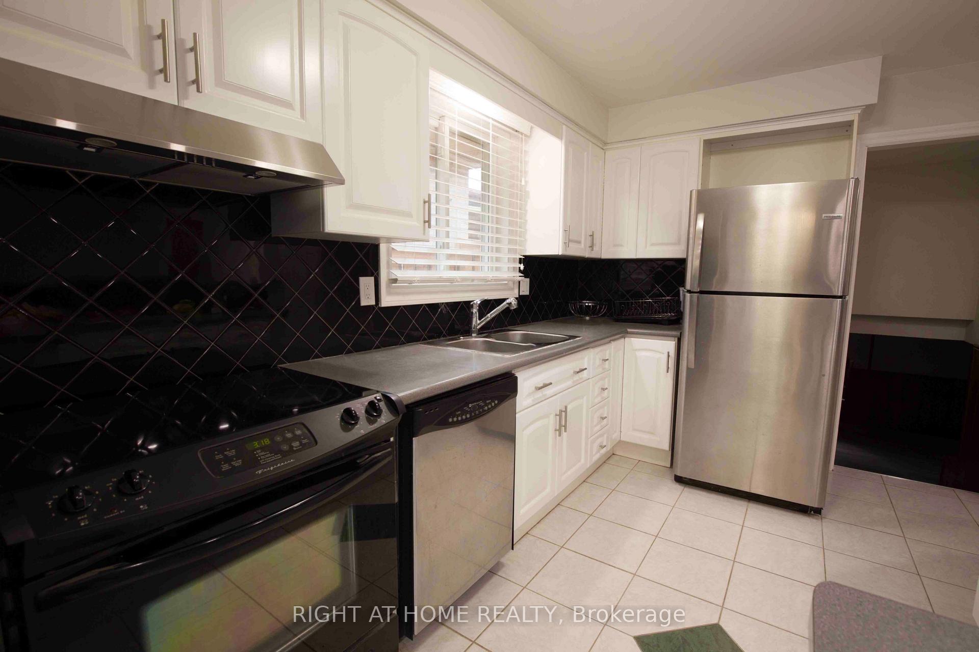 Photo 11 of 333 Rexford Drive, Hamilton, Randall — HOMEH