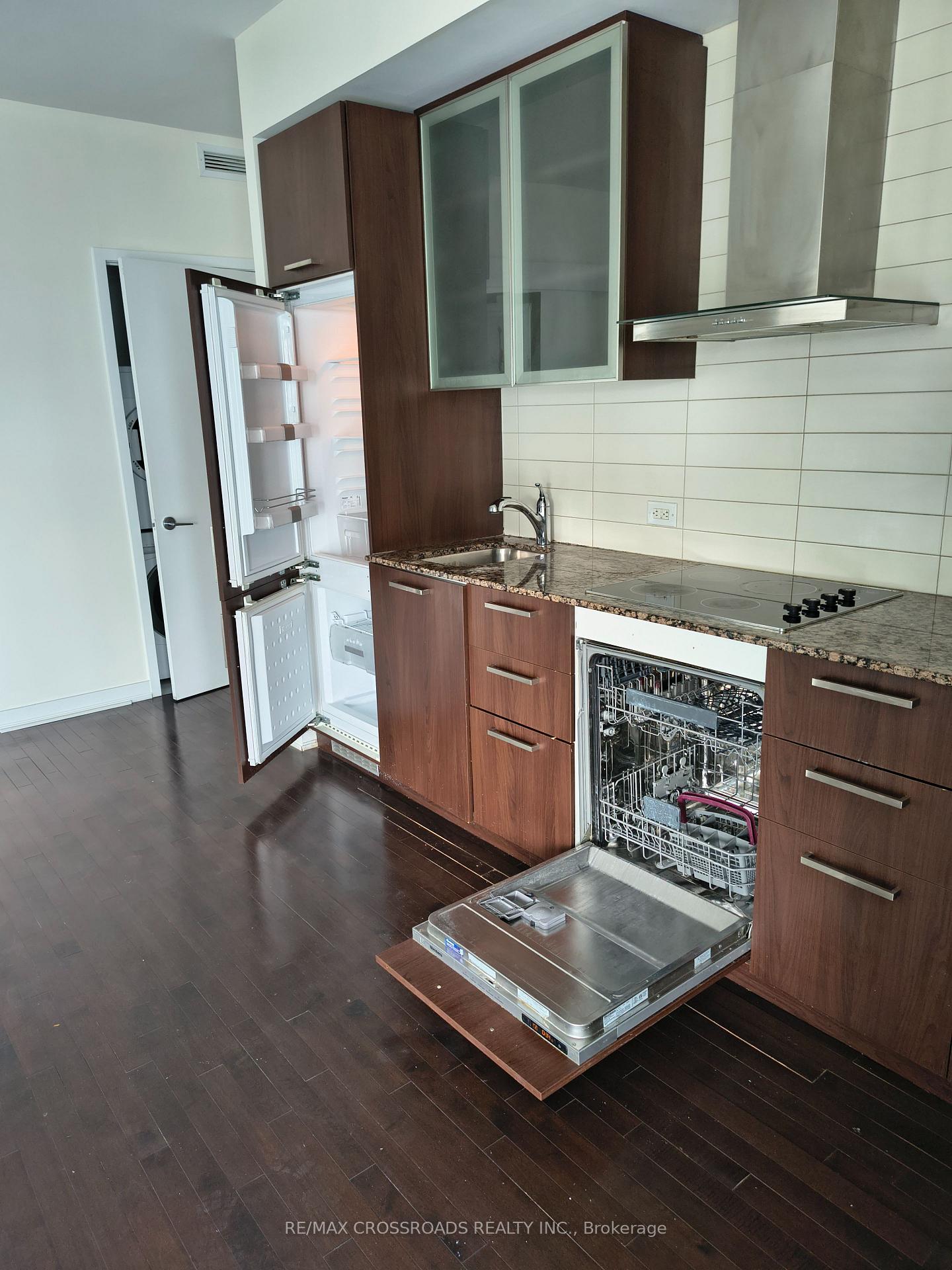Photo 6 of Unit 1104, 12 York Street, Toronto, Waterfront Communities — HOMEH