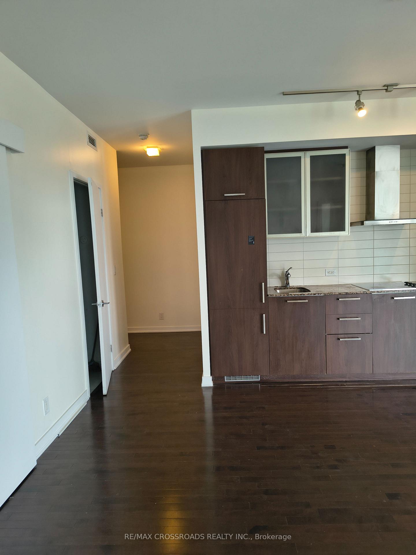 Photo 7 of Unit 1104, 12 York Street, Toronto, Waterfront Communities — HOMEH