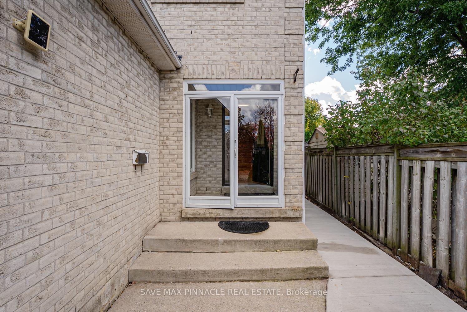 Photo 7 of 3118 Shadetree Drive, Mississauga, Meadowvale — HOMEH