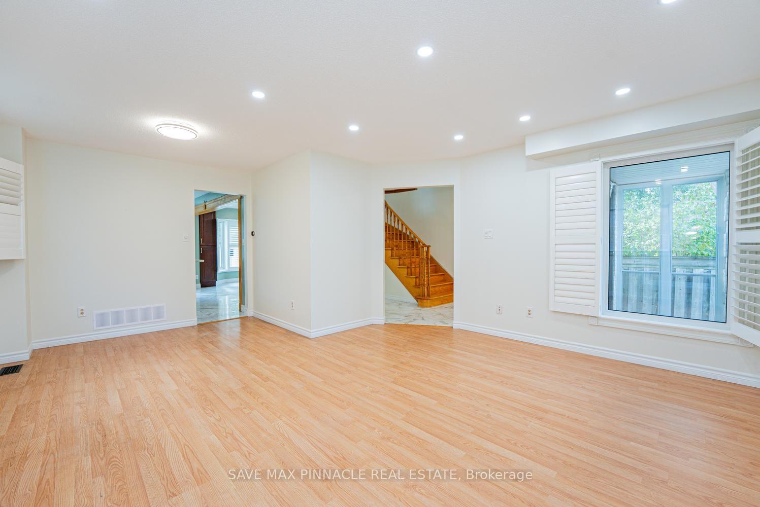 Photo 11 of 3118 Shadetree Drive, Mississauga, Meadowvale — HOMEH