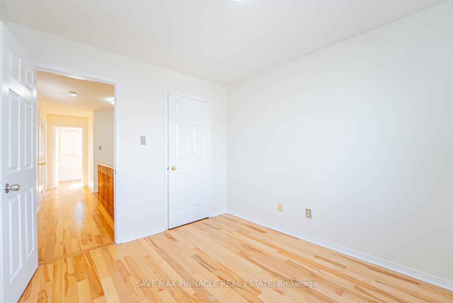 Photo 24 of 3118 Shadetree Drive, Mississauga, Meadowvale — HOMEH