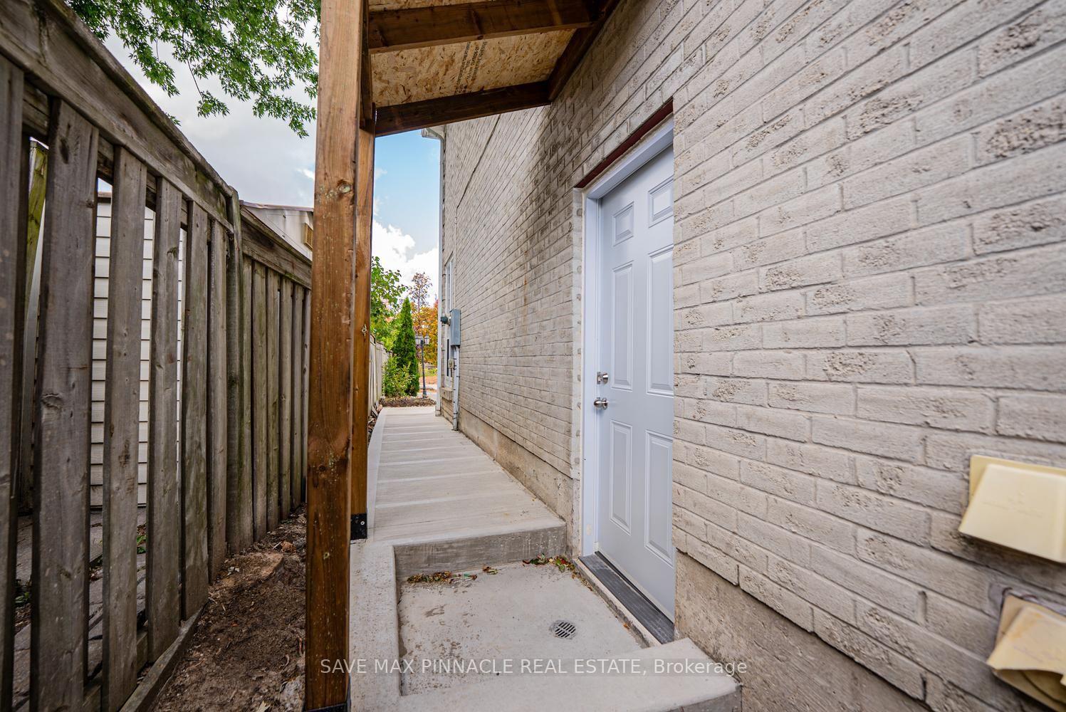 Photo 32 of 3118 Shadetree Drive, Mississauga, Meadowvale — HOMEH