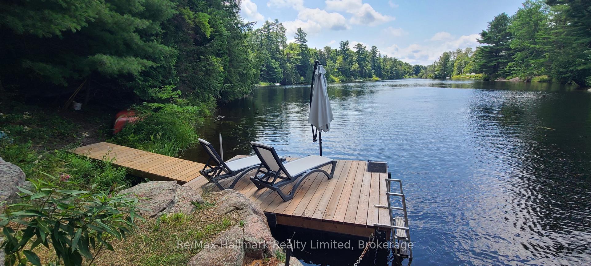 Photo 2 of 140 Woodward Street, Bracebridge — HOMEH