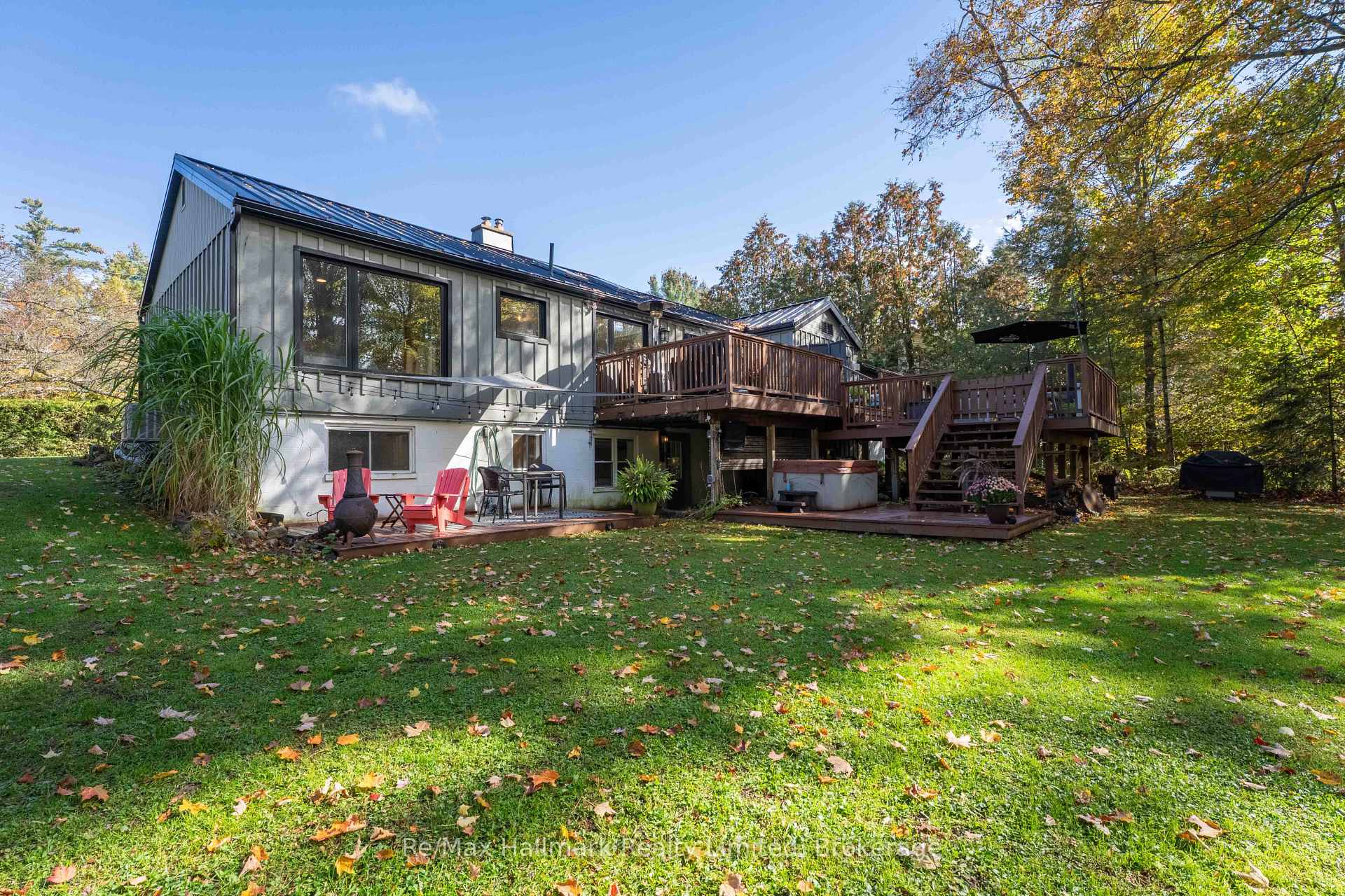 Photo 3 of 140 Woodward Street, Bracebridge — HOMEH