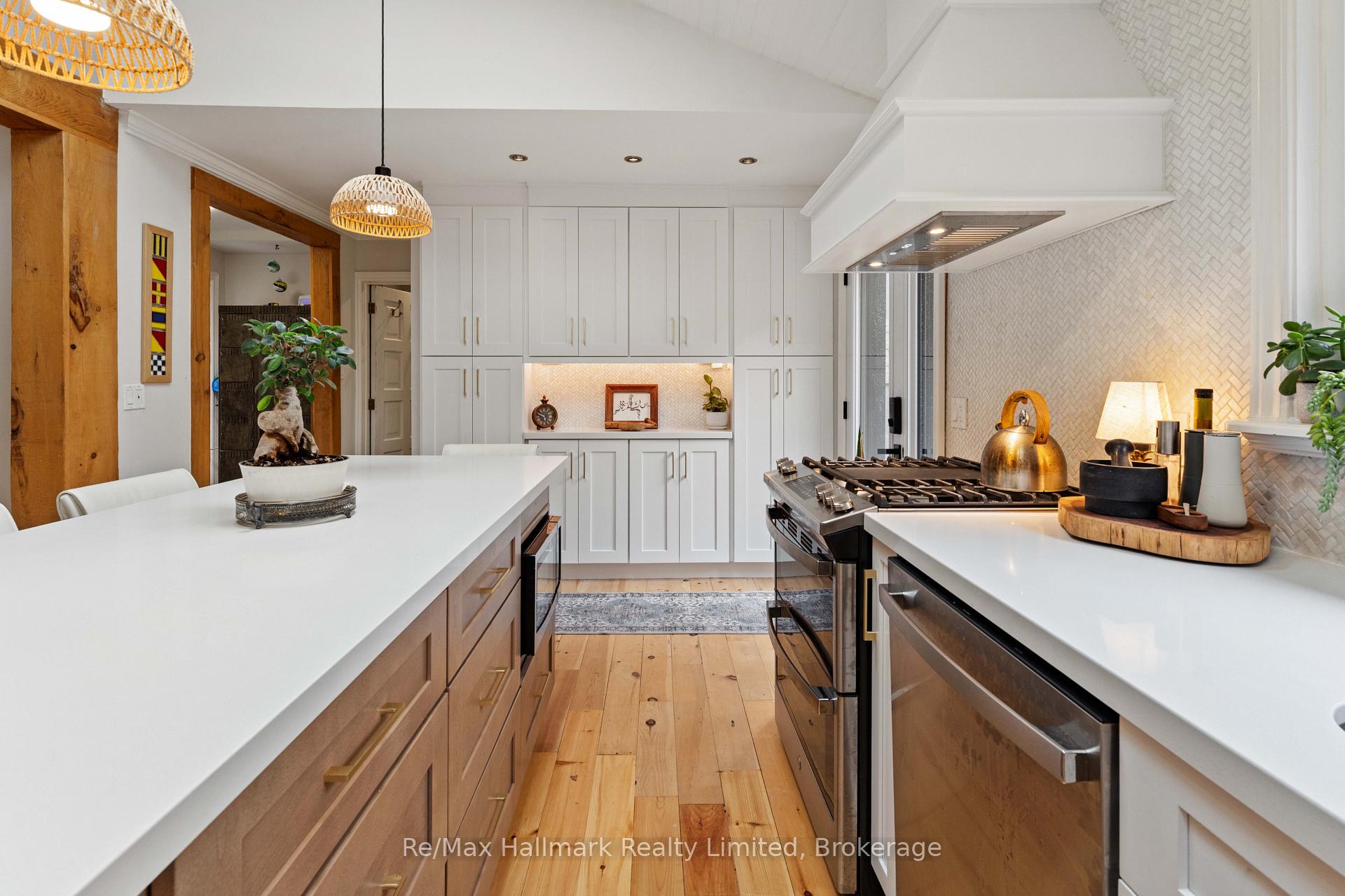Photo 13 of 140 Woodward Street, Bracebridge — HOMEH