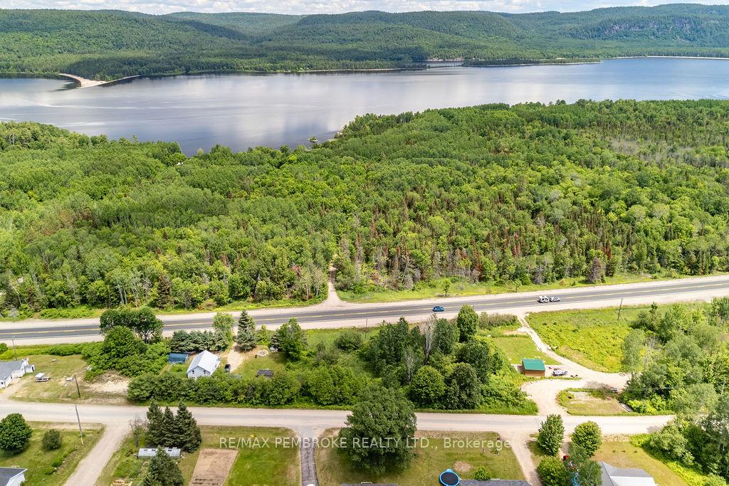 Photo 10 of 00 Lance Road, Laurentian Hills, Laurentian Hills North — HOMEH