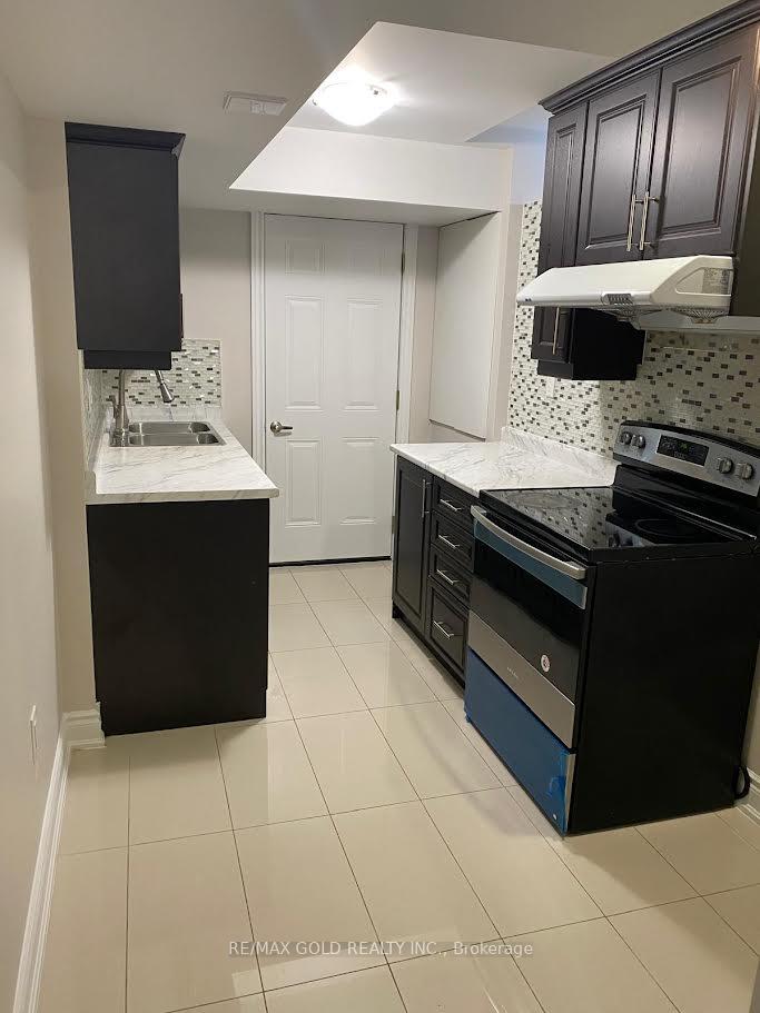 Photo 7 of Unit Bsmt, 91 Yardley Crescent, Brampton, Credit Valley — HOMEH