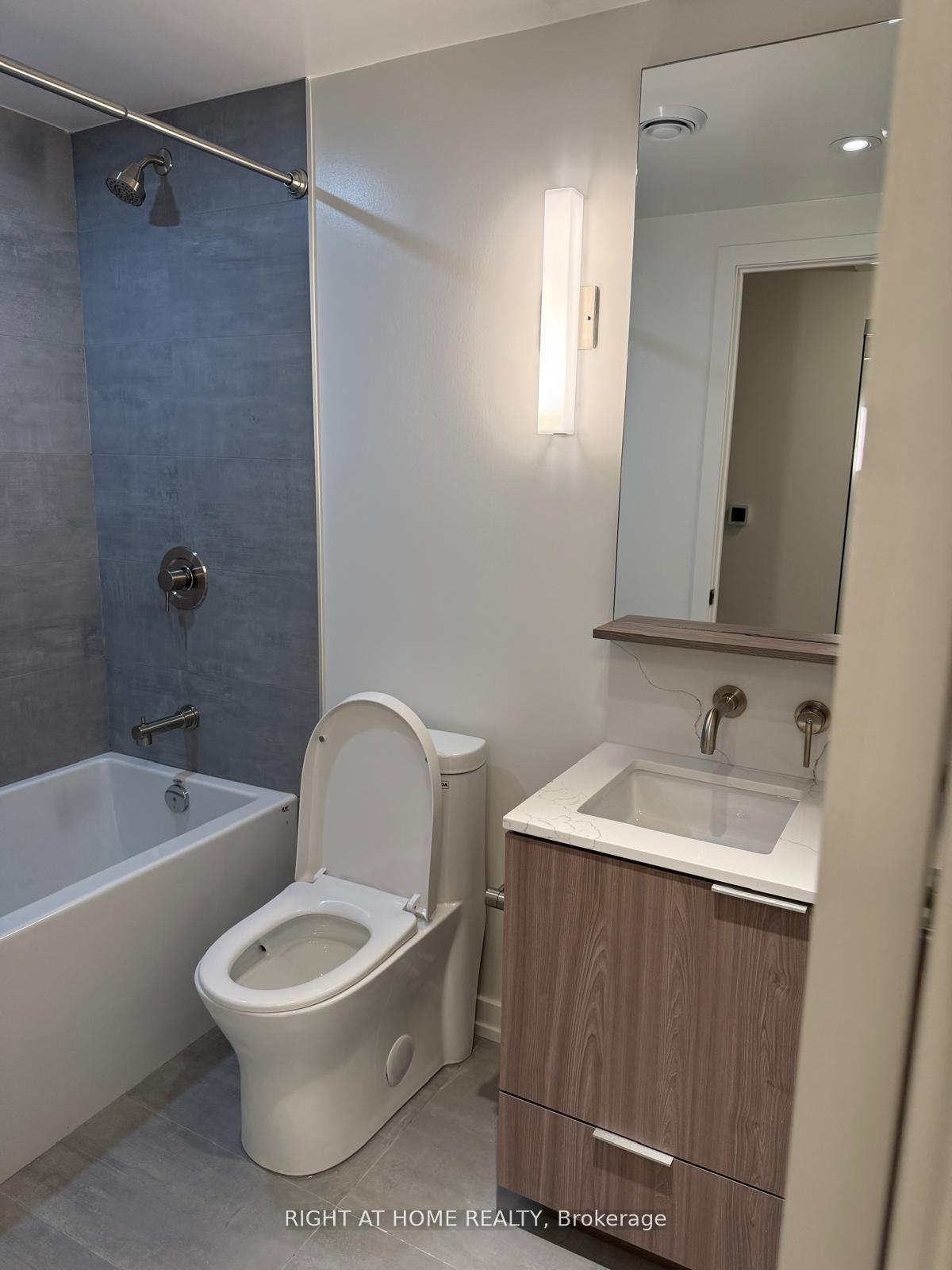 Photo 13 of Unit 513, 110 Broadway Avenue, Toronto, Mount Pleasant West — HOMEH