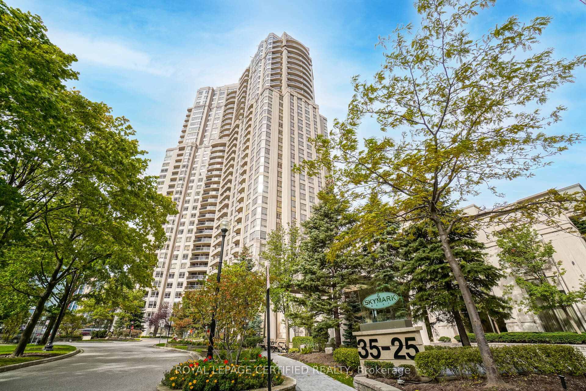 Photo of Unit 506, 35 Kingsbridge Garden Circle