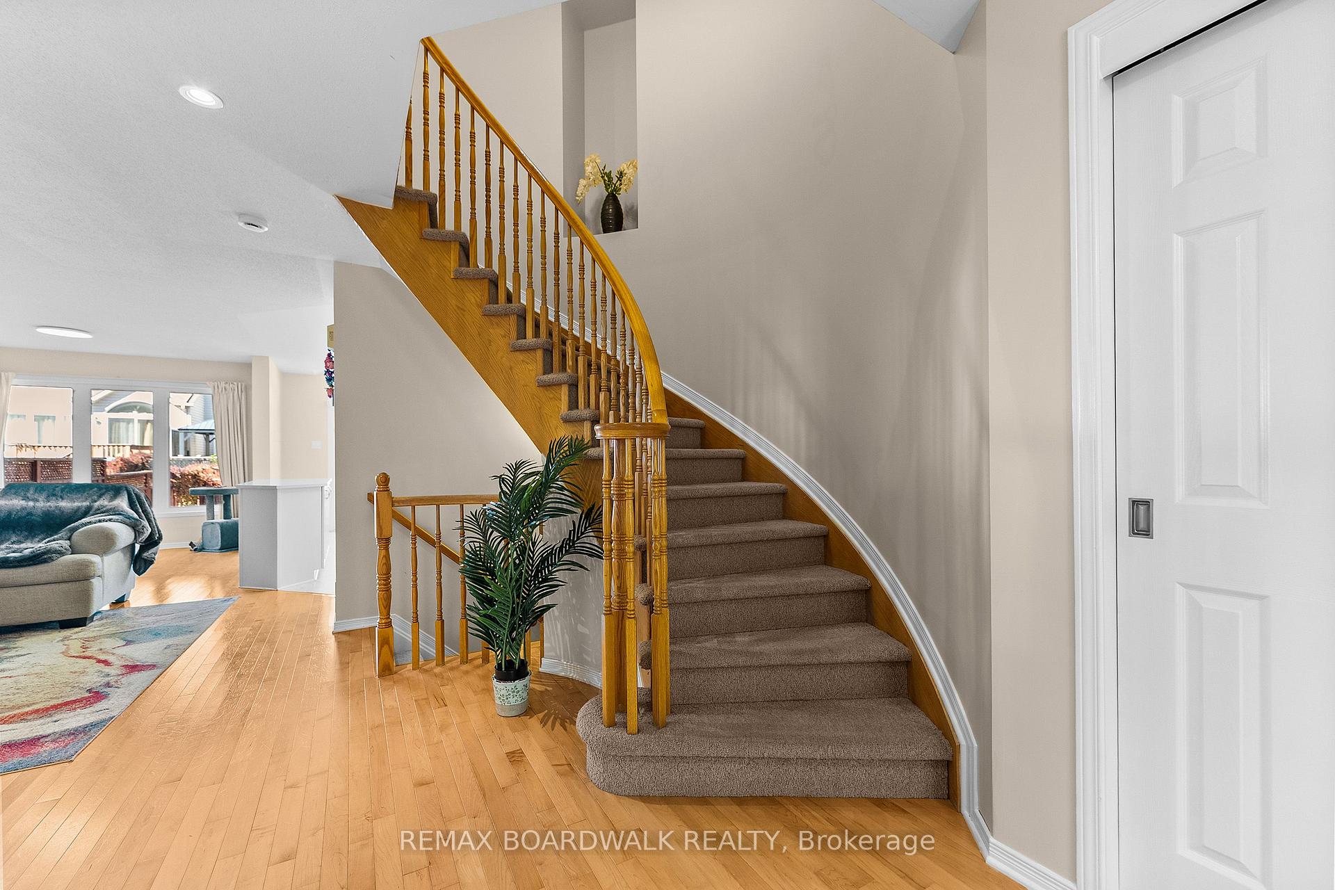 Photo 6 of 302 Statewood Drive, Ottawa, Kanata - Morgan's Grant/South March — HOMEH
