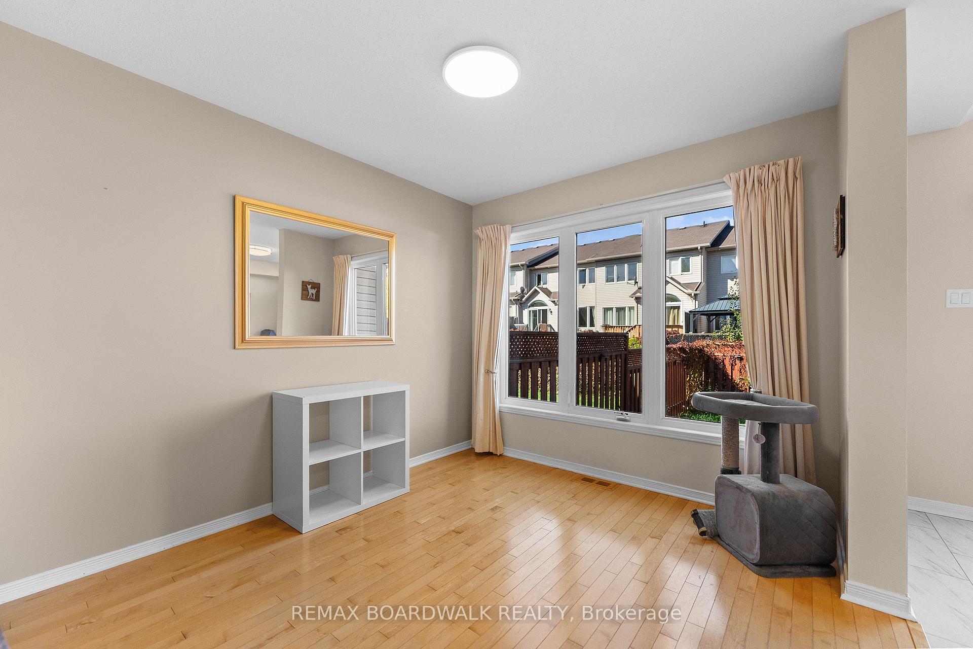 Photo 11 of 302 Statewood Drive, Ottawa, Kanata - Morgan's Grant/South March — HOMEH