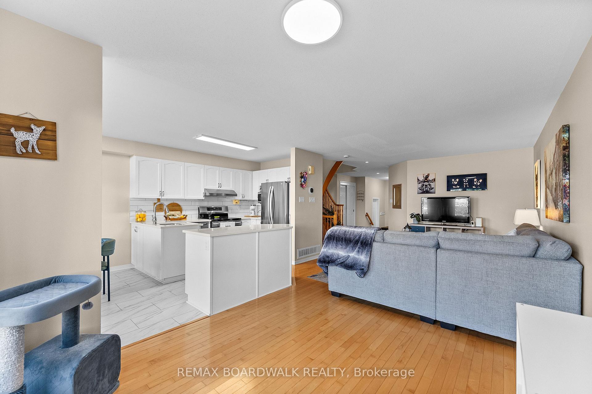 Photo 12 of 302 Statewood Drive, Ottawa, Kanata - Morgan's Grant/South March — HOMEH
