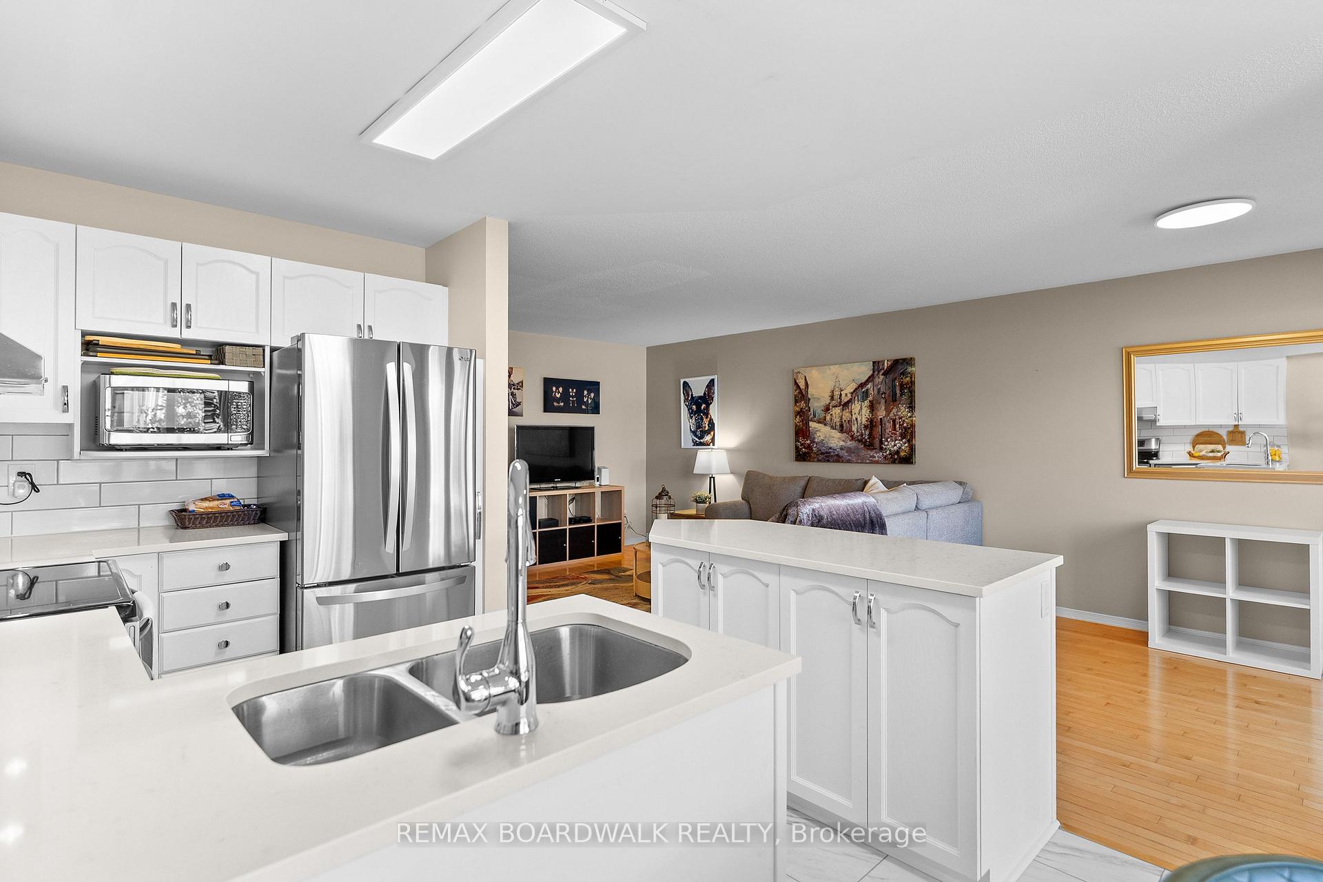 Photo 17 of 302 Statewood Drive, Ottawa, Kanata - Morgan's Grant/South March — HOMEH