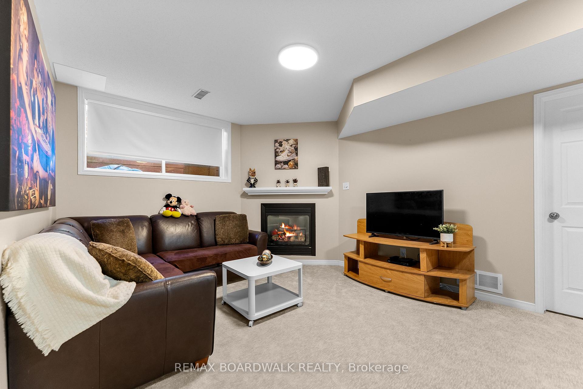 Photo 30 of 302 Statewood Drive, Ottawa, Kanata - Morgan's Grant/South March — HOMEH