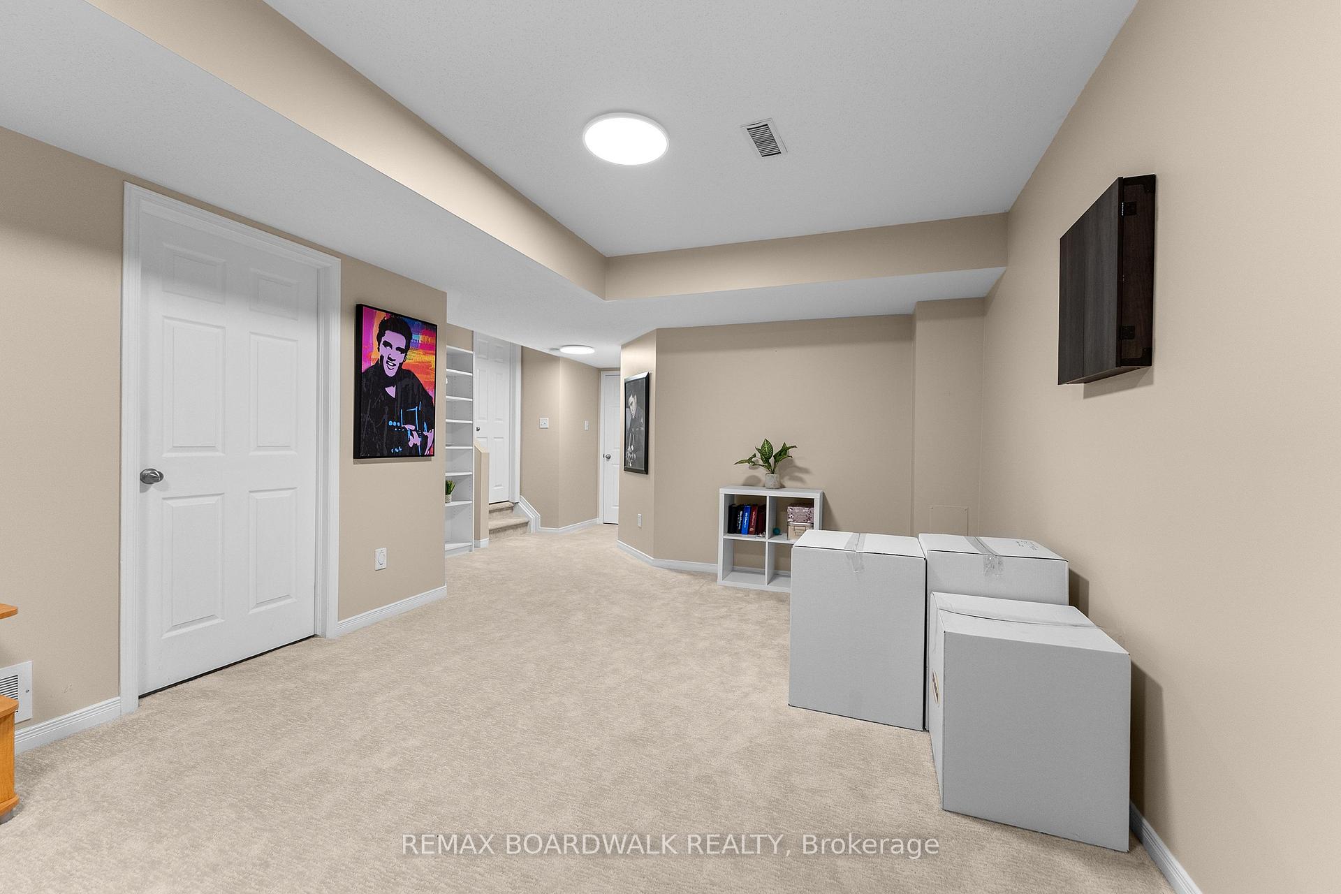 Photo 31 of 302 Statewood Drive, Ottawa, Kanata - Morgan's Grant/South March — HOMEH