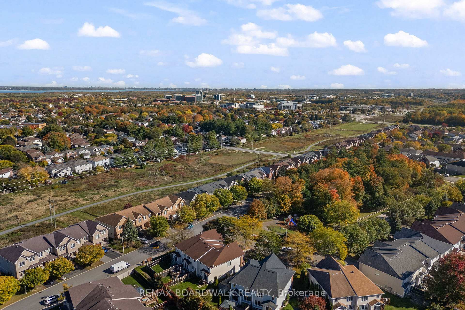 Photo 41 of 302 Statewood Drive, Ottawa, Kanata - Morgan's Grant/South March — HOMEH
