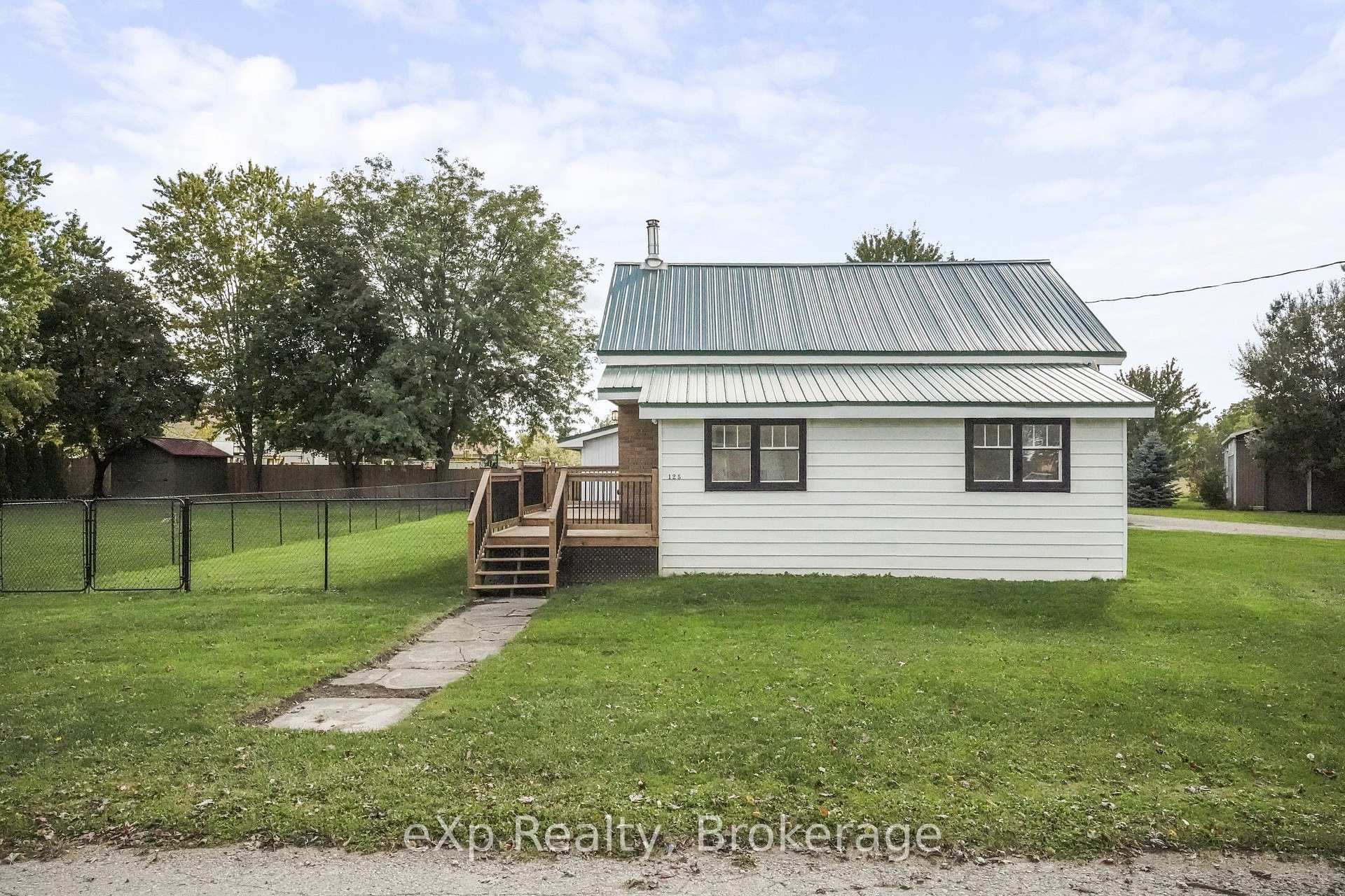 Photo 31 of 125 Portland Street, South Huron, Stephen — HOMEH