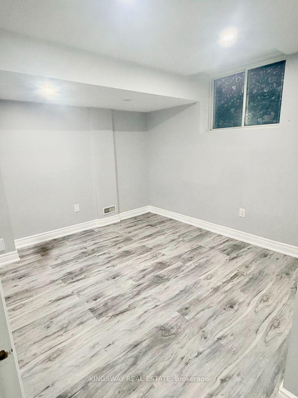 Photo 5 of 67 Baffin Crescent, Brampton, Northwest Brampton — HOMEH