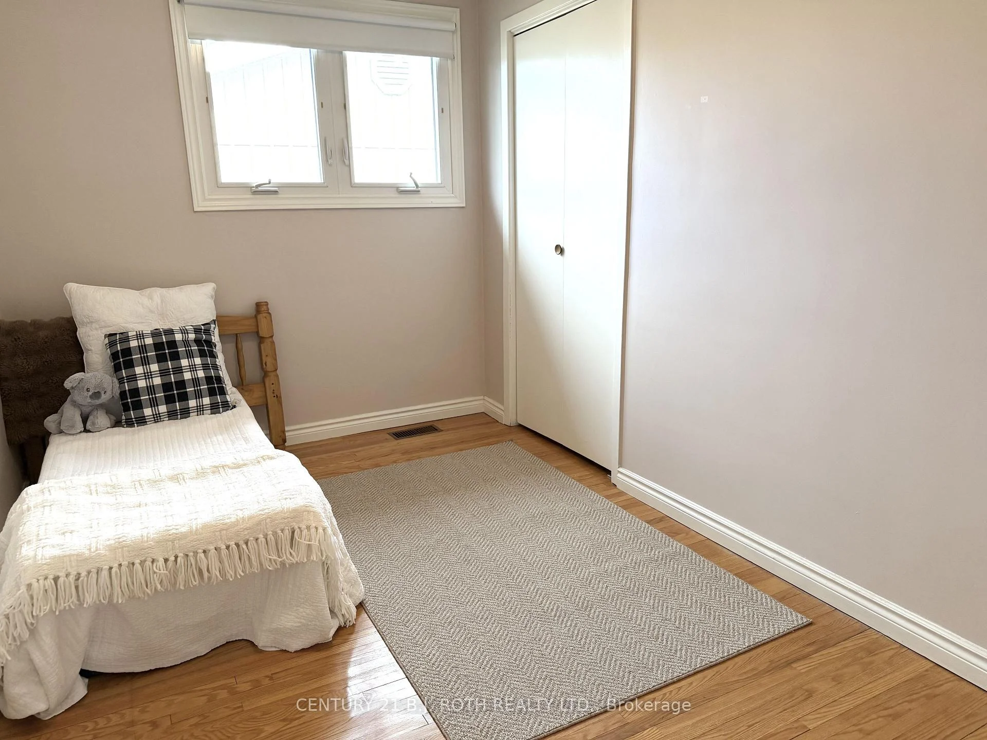Photo 60 of 72 Allan Street, Scugog, Port Perry — HOMEH