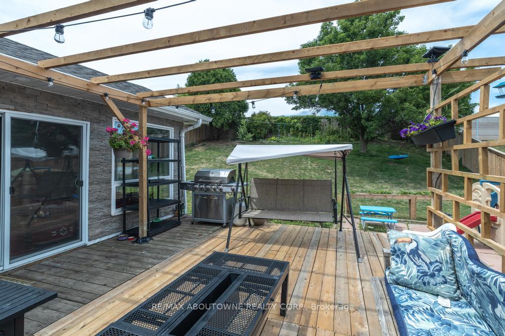 Photo 14 of 14 Sable Drive, Hamilton, Ancaster — HOMEH