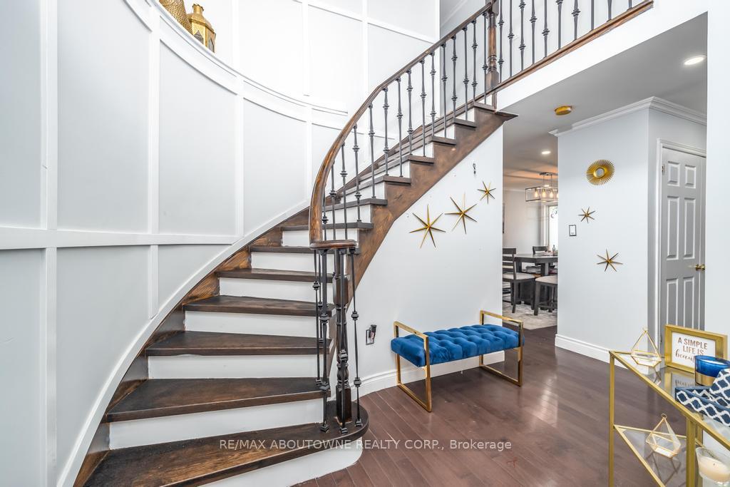 Photo 16 of 14 Sable Drive, Hamilton, Ancaster — HOMEH