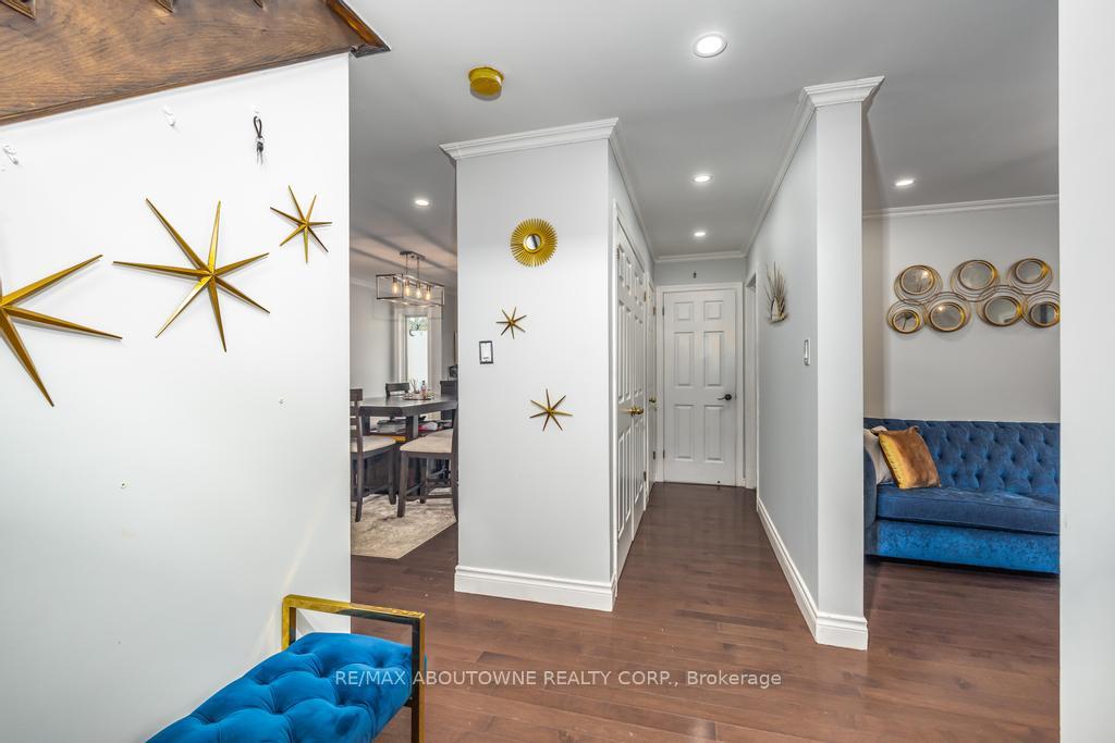 Photo 17 of 14 Sable Drive, Hamilton, Ancaster — HOMEH