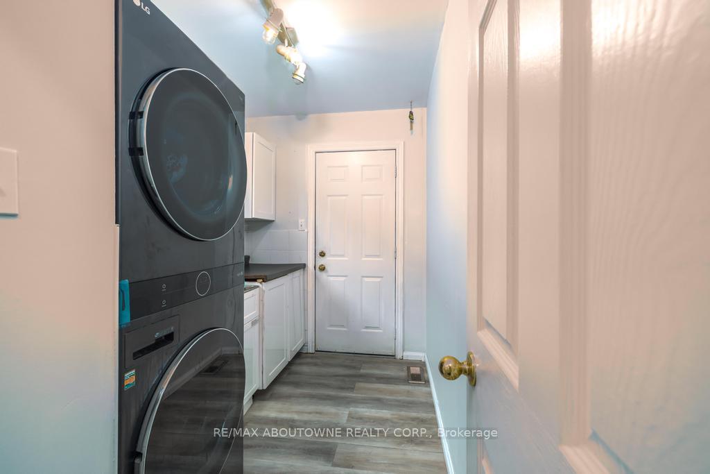 Photo 22 of 14 Sable Drive, Hamilton, Ancaster — HOMEH