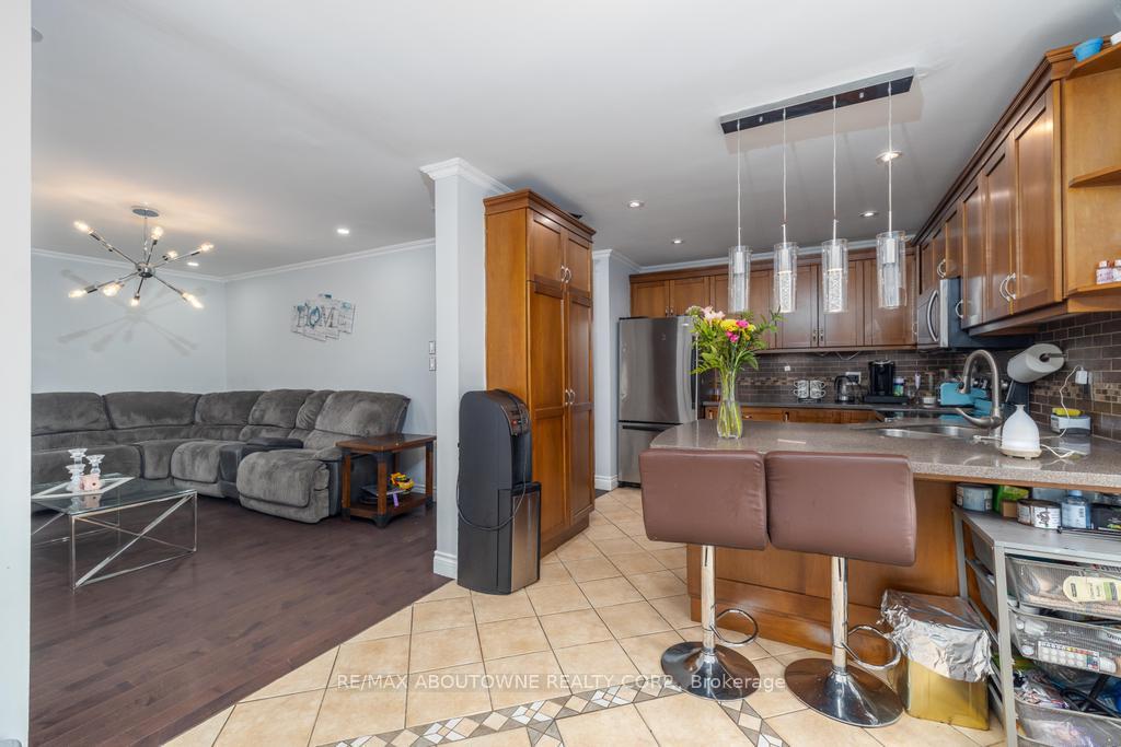 Photo 29 of 14 Sable Drive, Hamilton, Ancaster — HOMEH