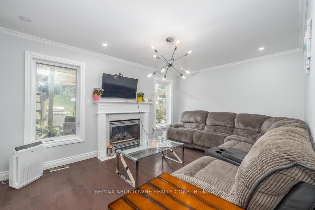 Photo 31 of 14 Sable Drive, Hamilton, Ancaster — HOMEH